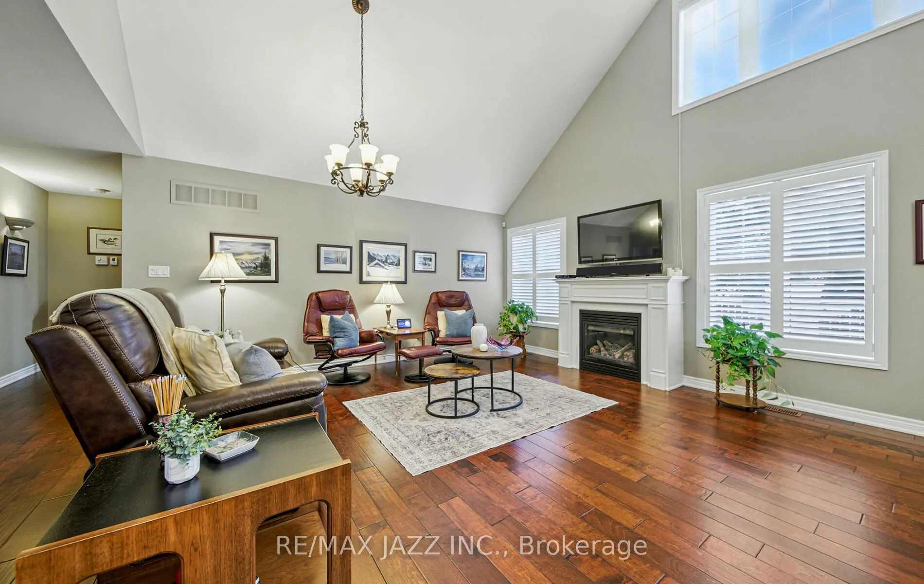 393 Lakeshore Road
