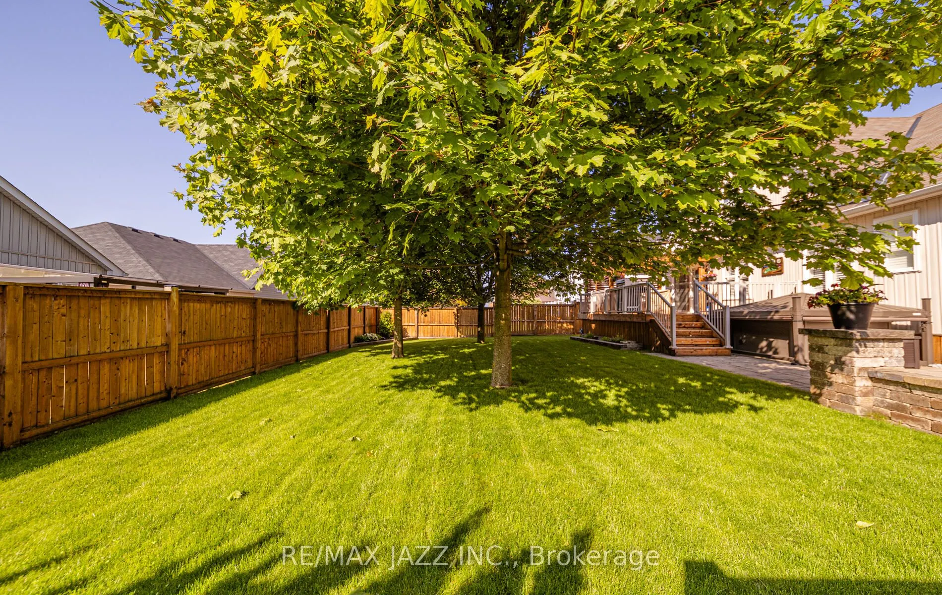 393 Lakeshore Road