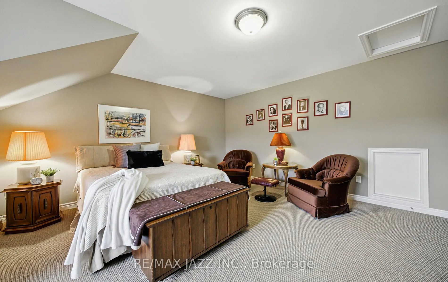 393 Lakeshore Road
