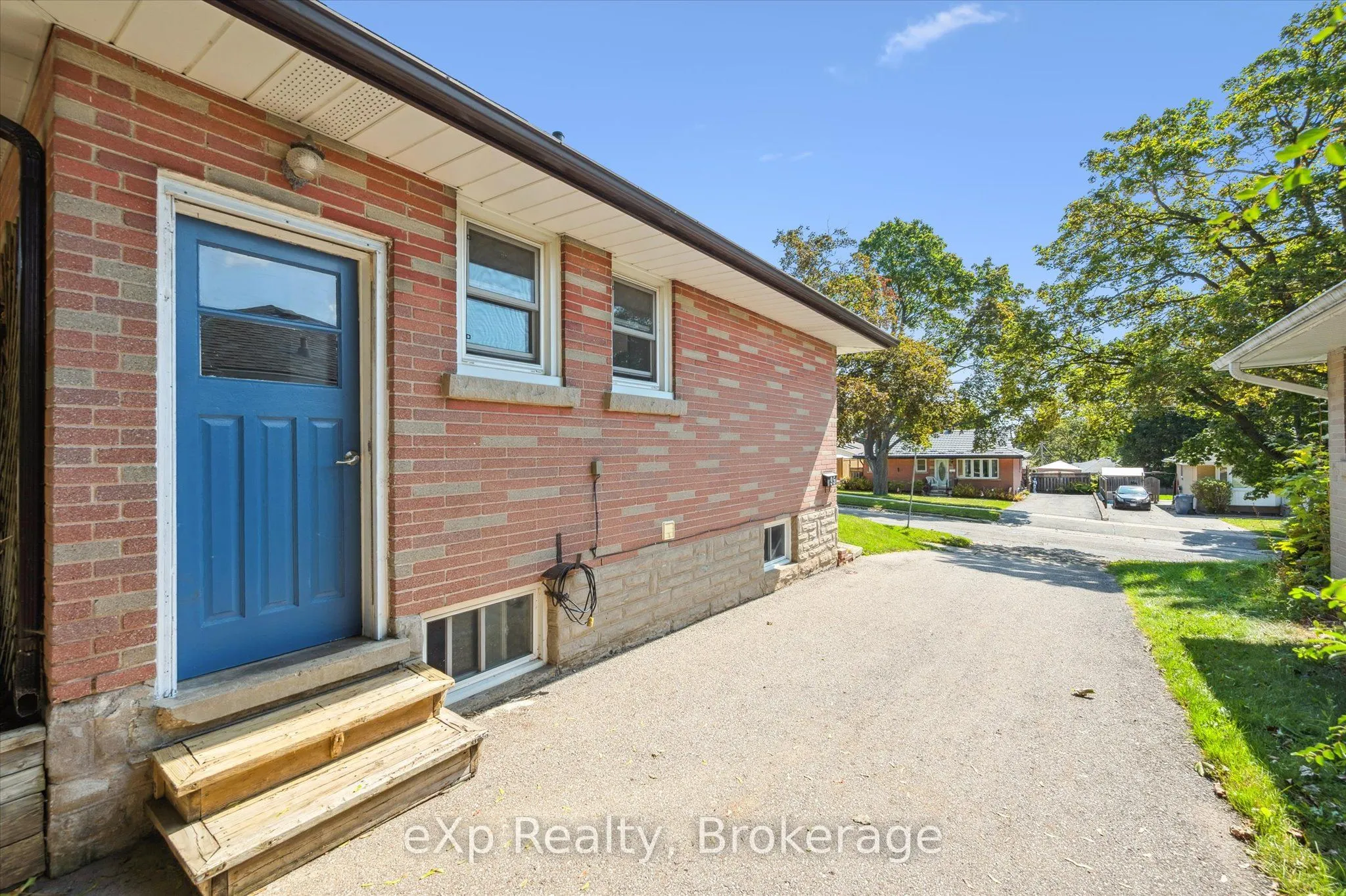 95 Ottawa Crescent