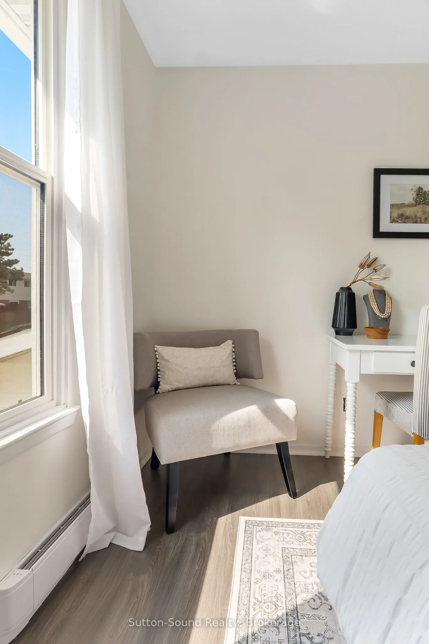 28 Lamson Crescent N, #28