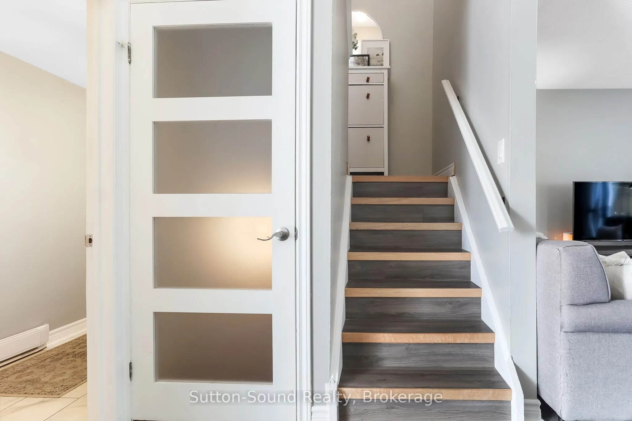 28 Lamson Crescent N, #28