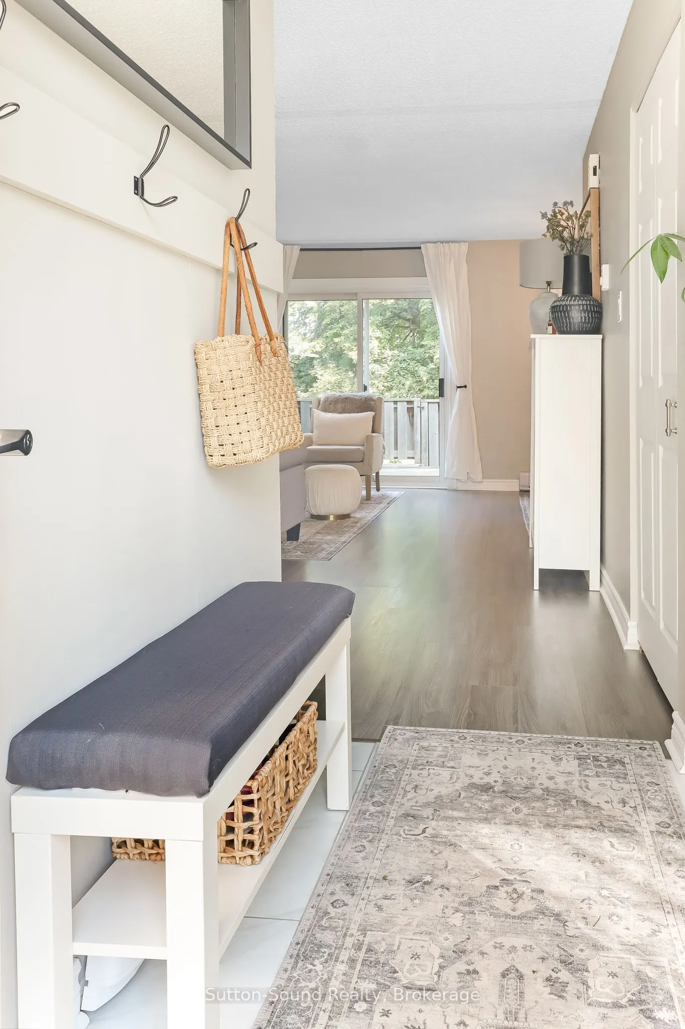 28 Lamson Crescent N, #28