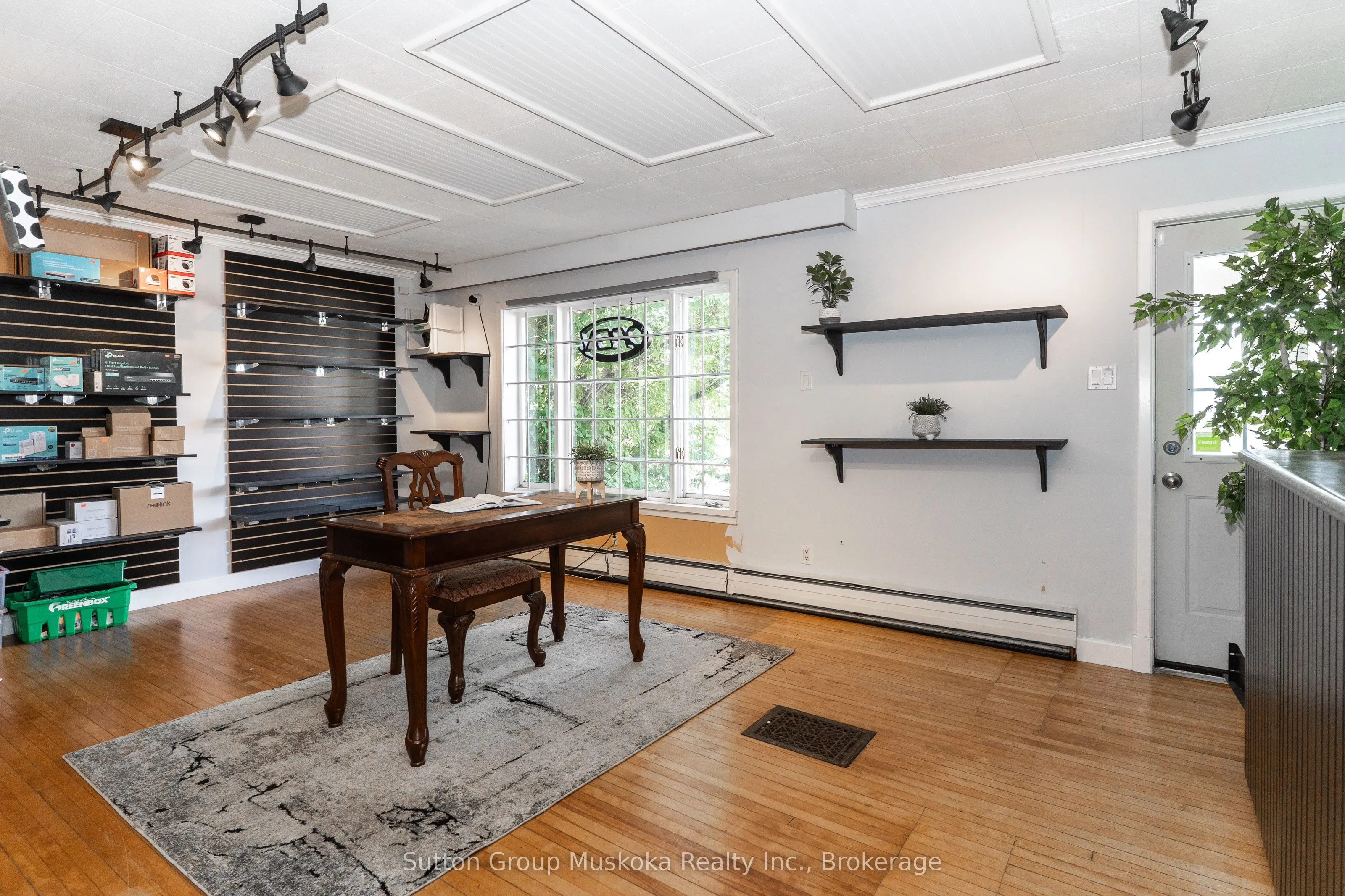 6 Chaffey Street