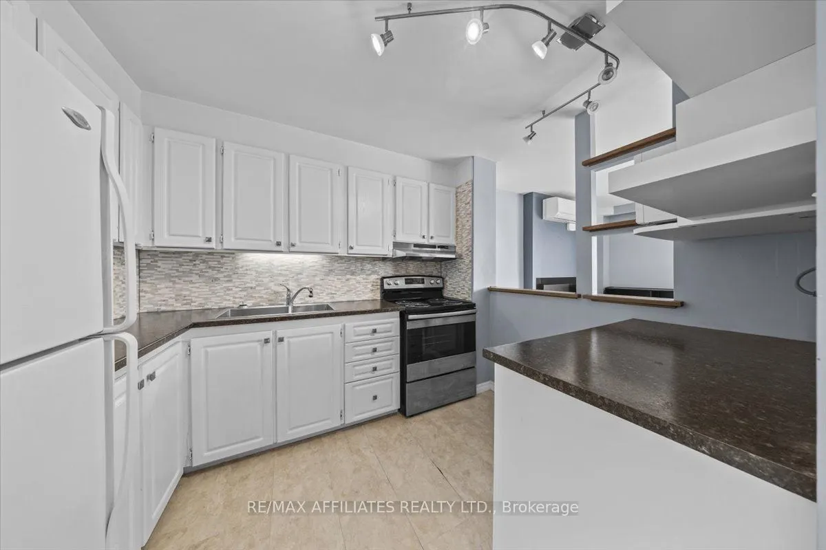 915 Elmsmere Road, #113