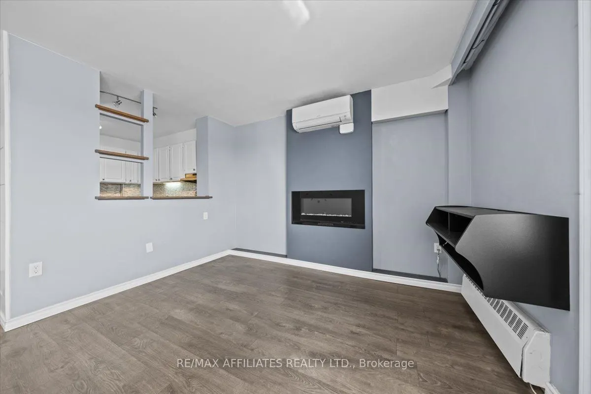915 Elmsmere Road, #113