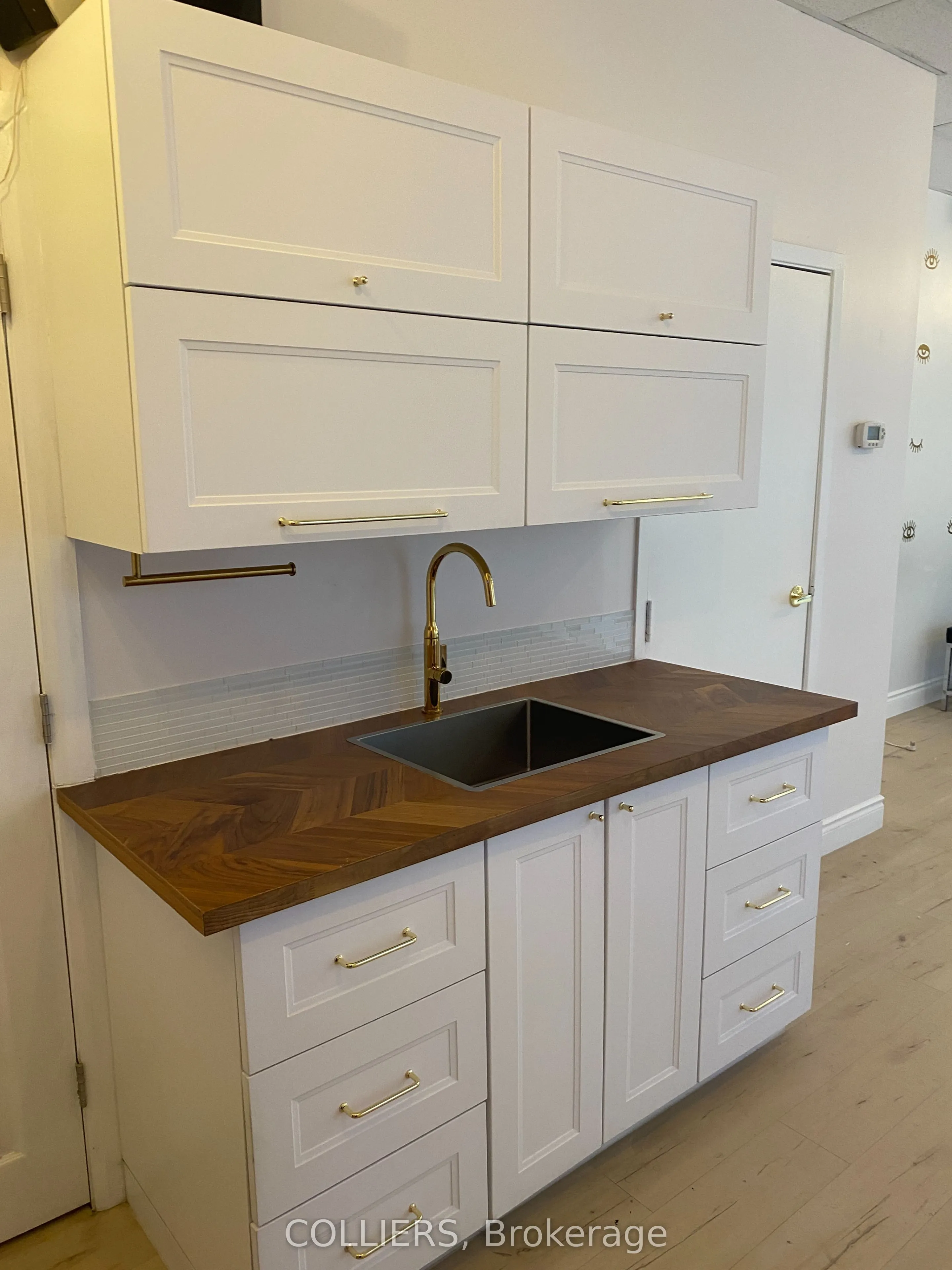 407 Laurier Avenue W, #22C