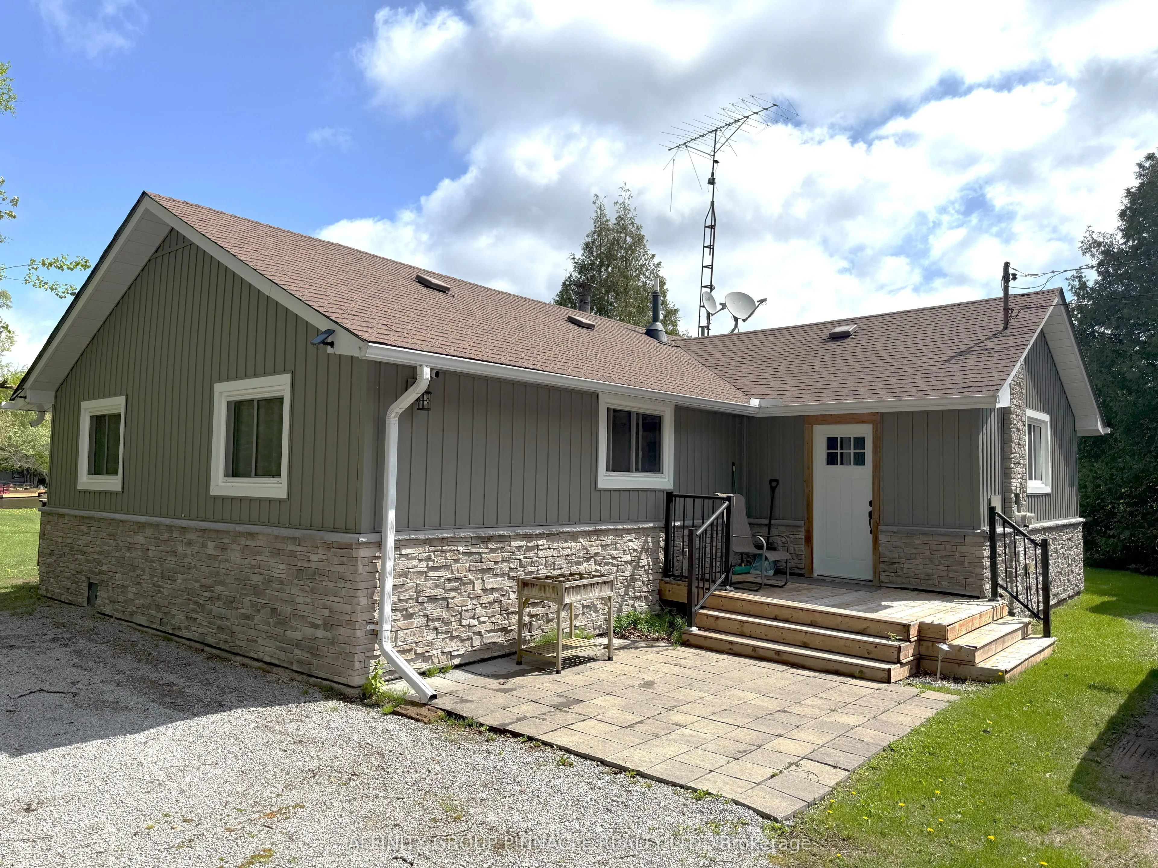 2473 Selwyn Bay Lane