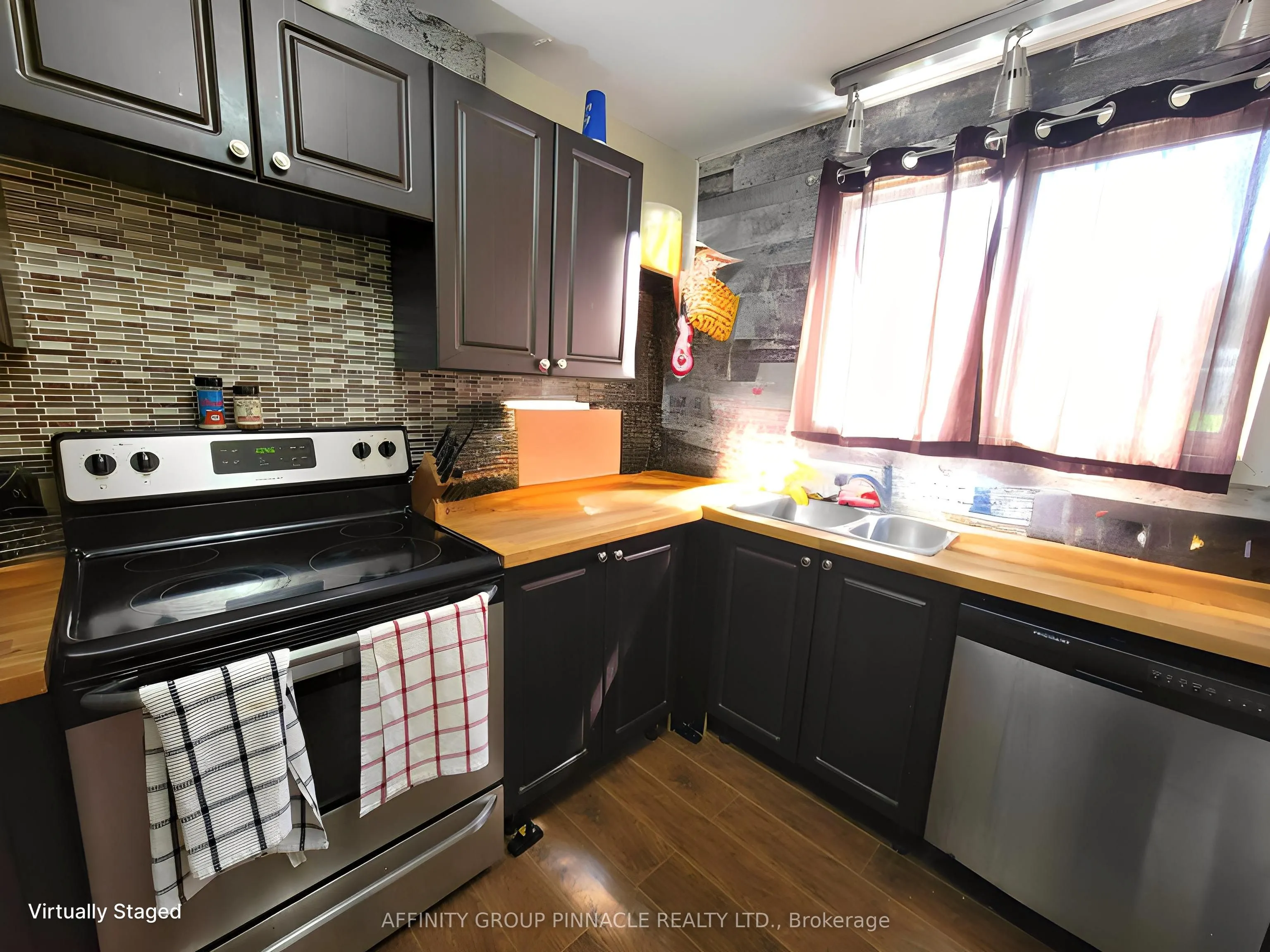 2473 Selwyn Bay Lane
