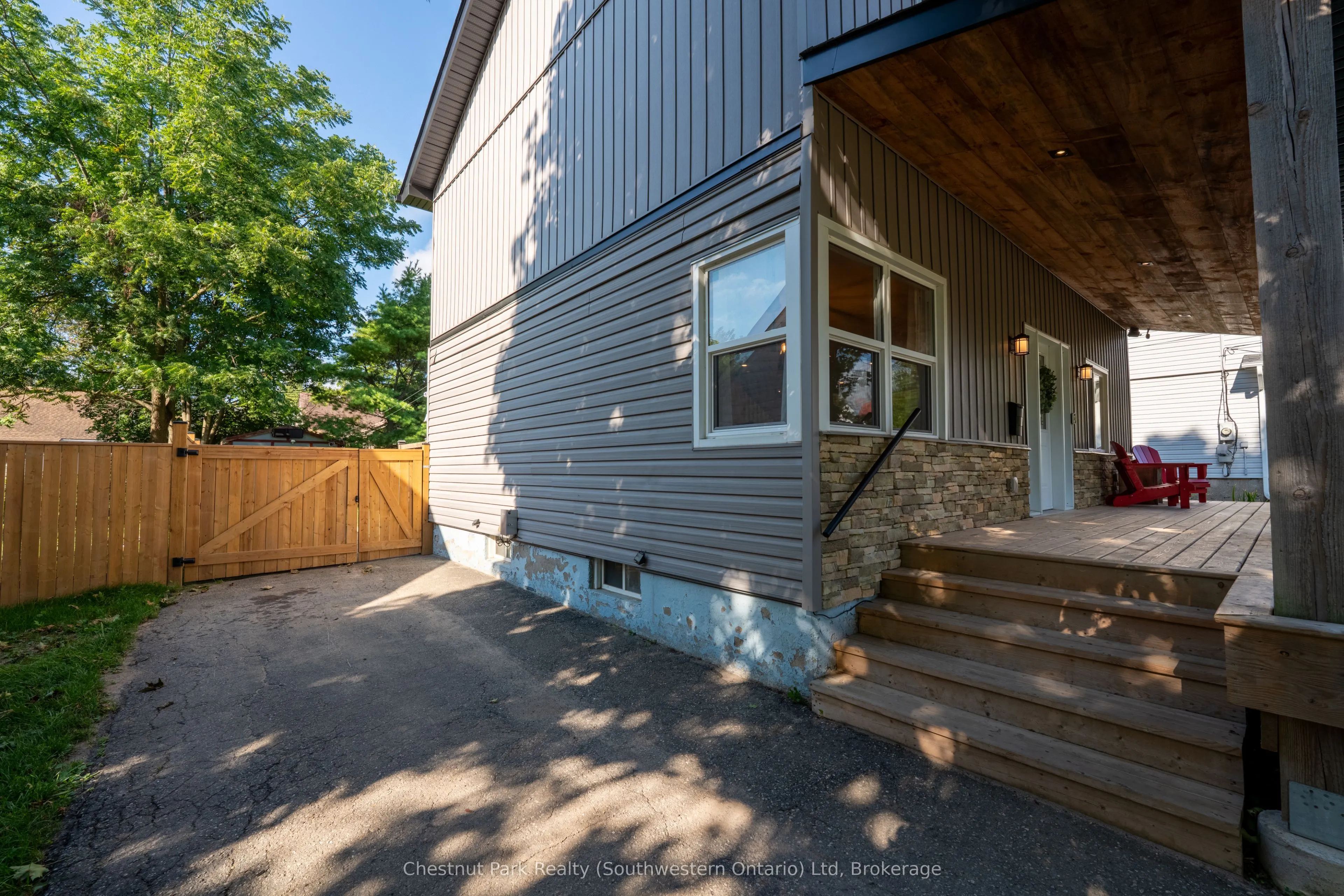 6 Goldie Avenue