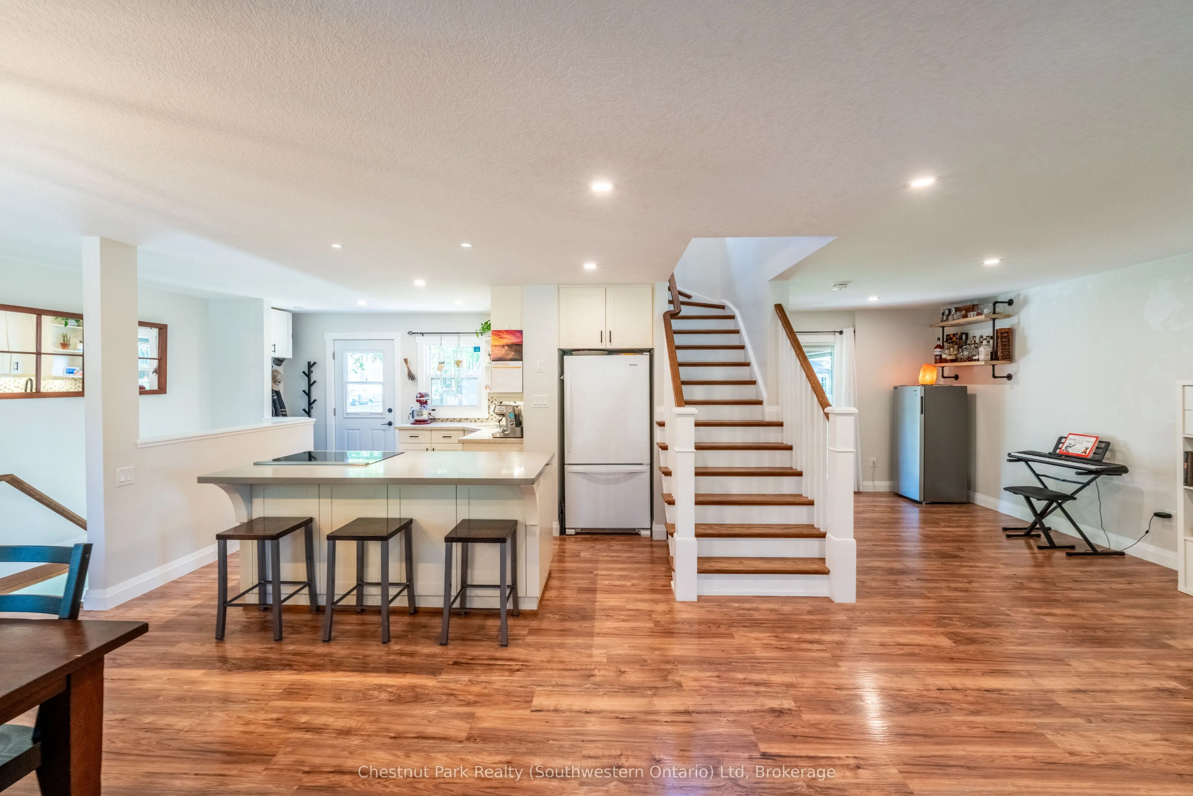 6 Goldie Avenue