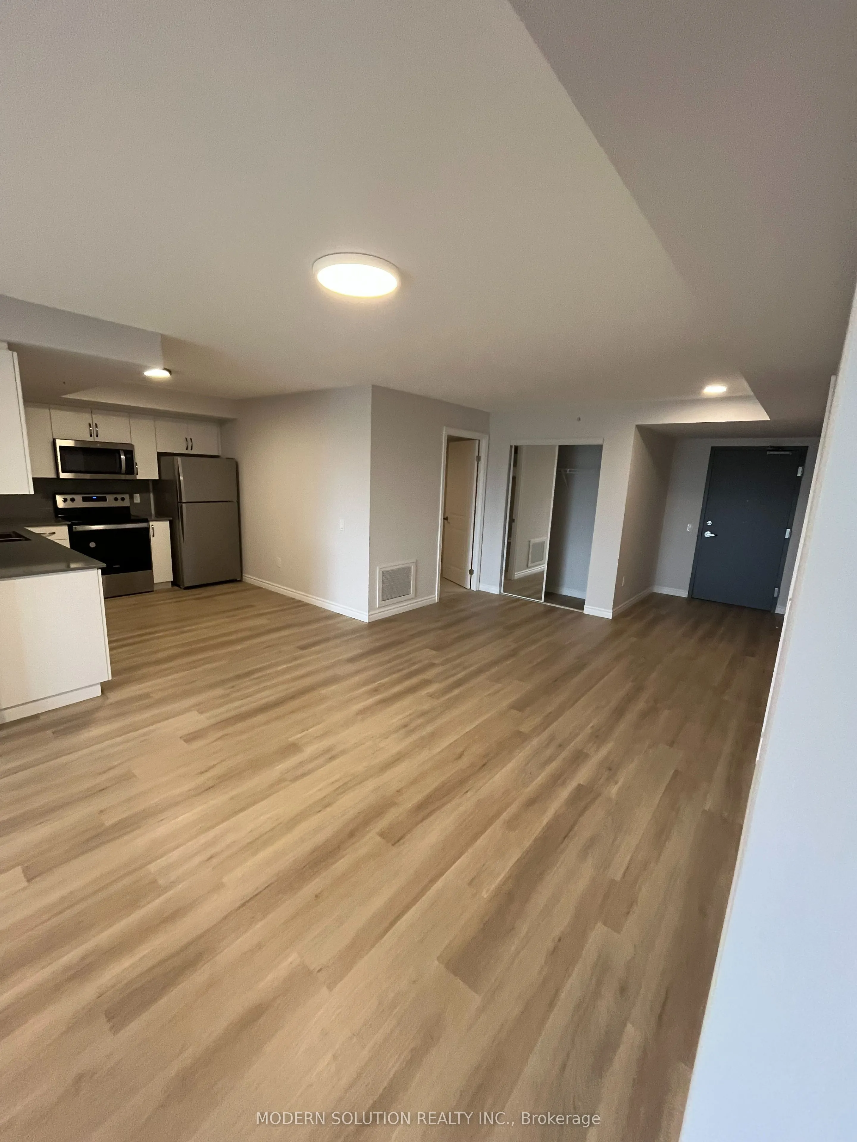 425 Watson Parkway N, #707