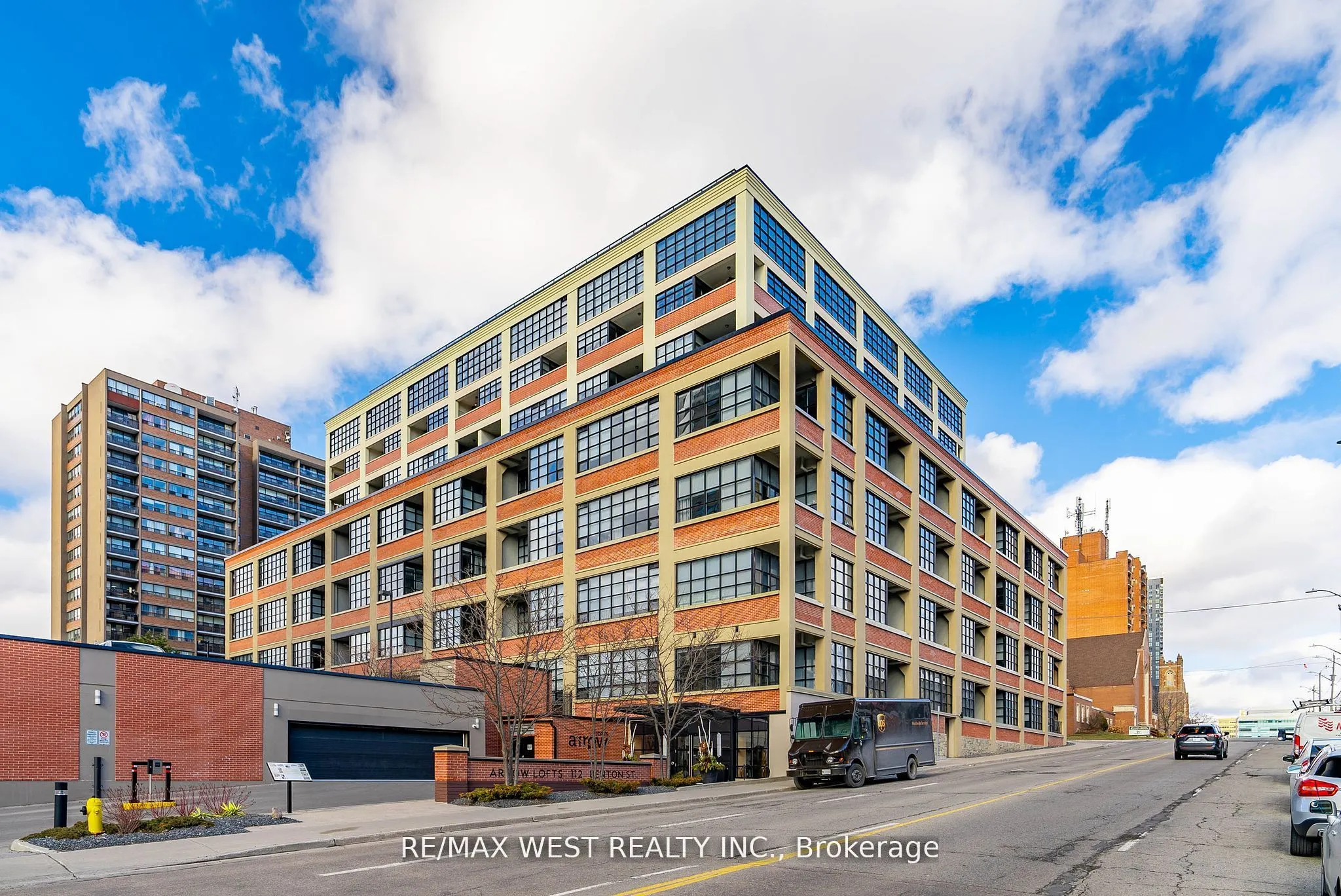112 Benton Street, #704