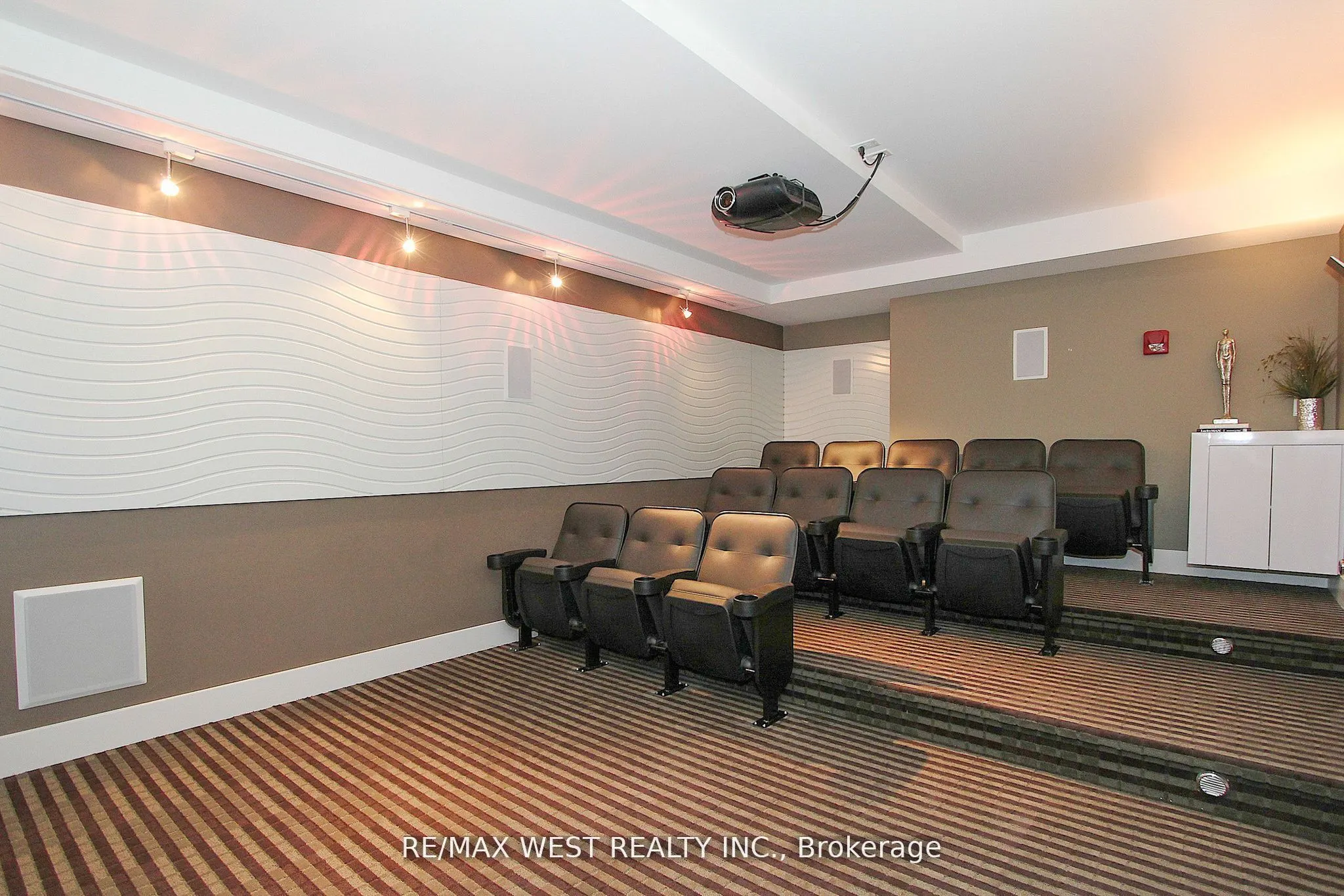 112 Benton Street, #704