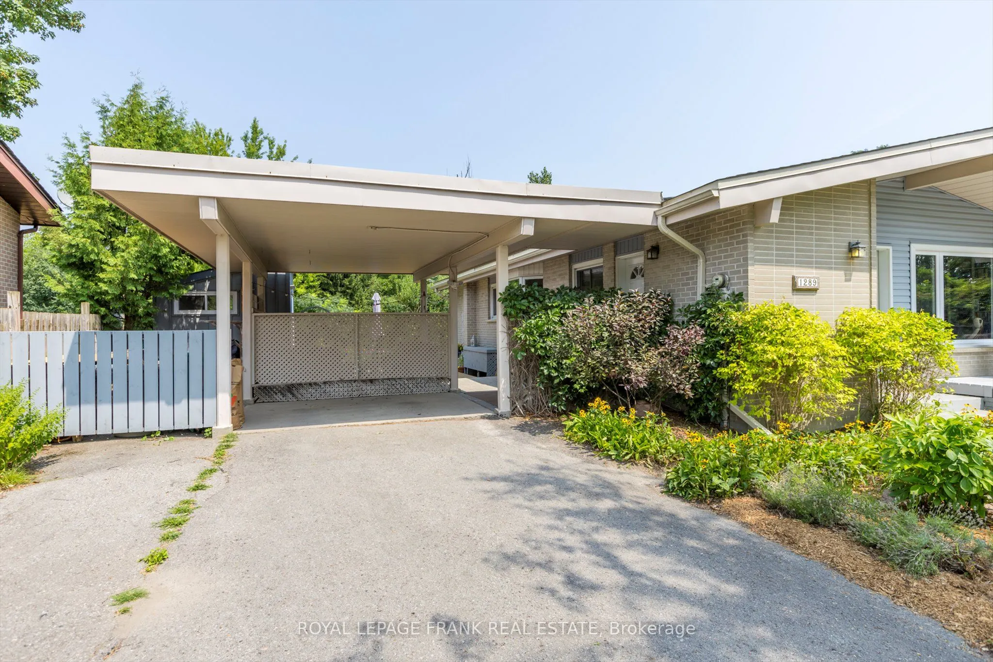 1289 Algonquin Boulevard