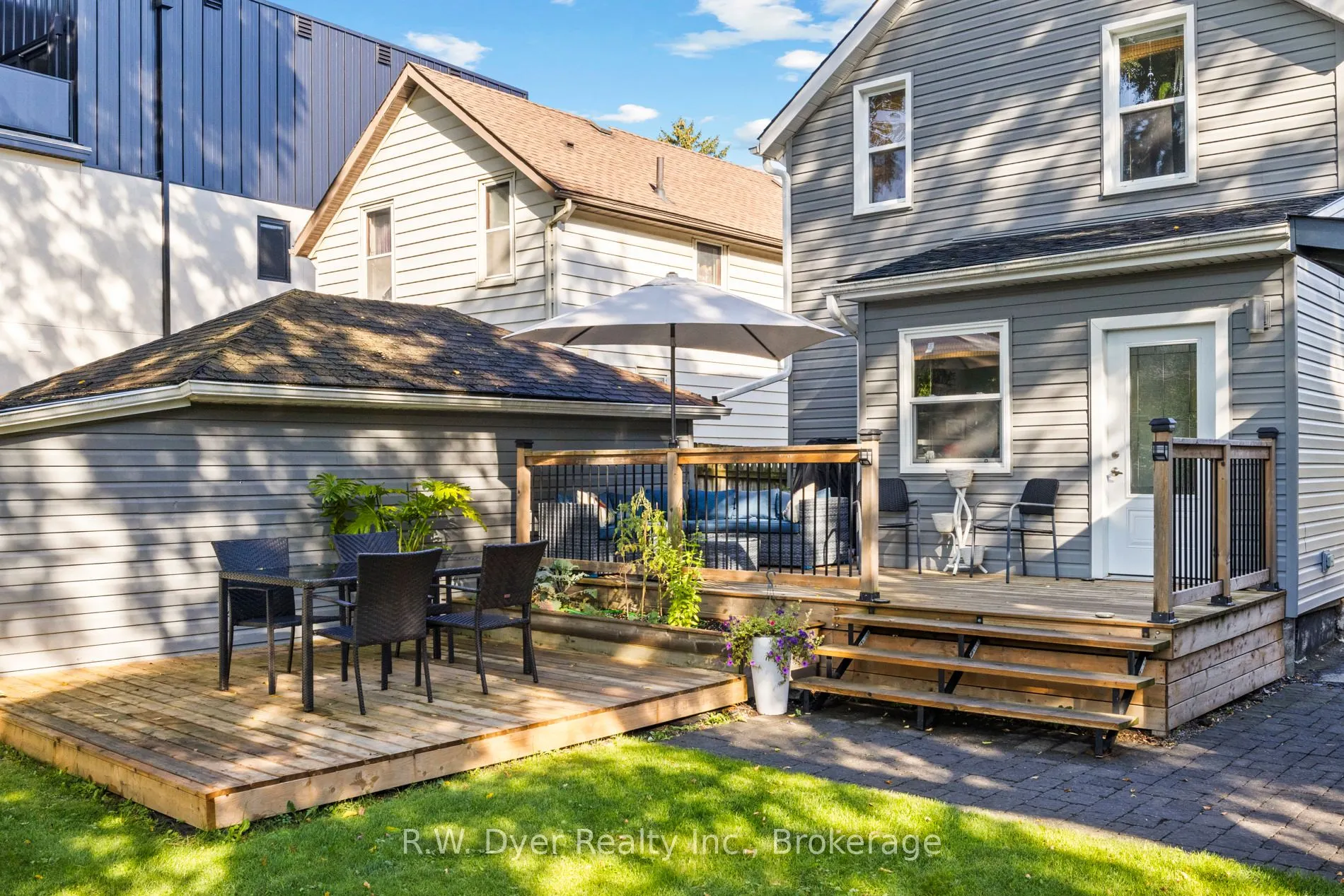 97 Oak Street