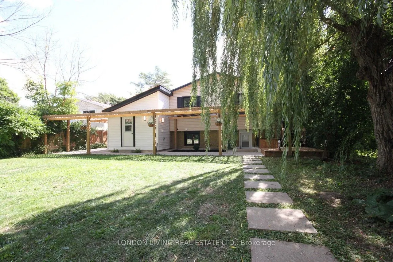 890 Viscount Road
