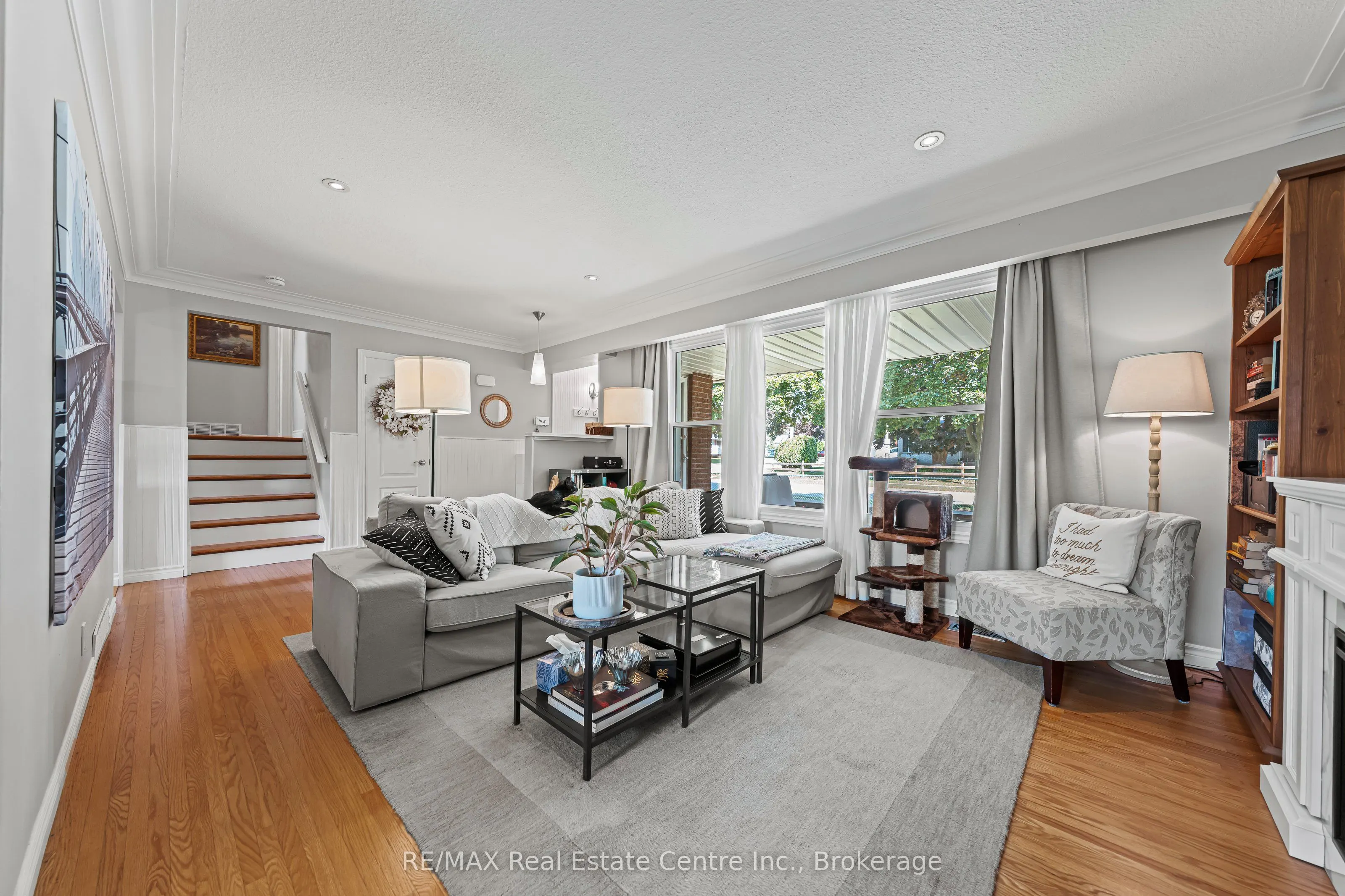 10 Inlet Avenue