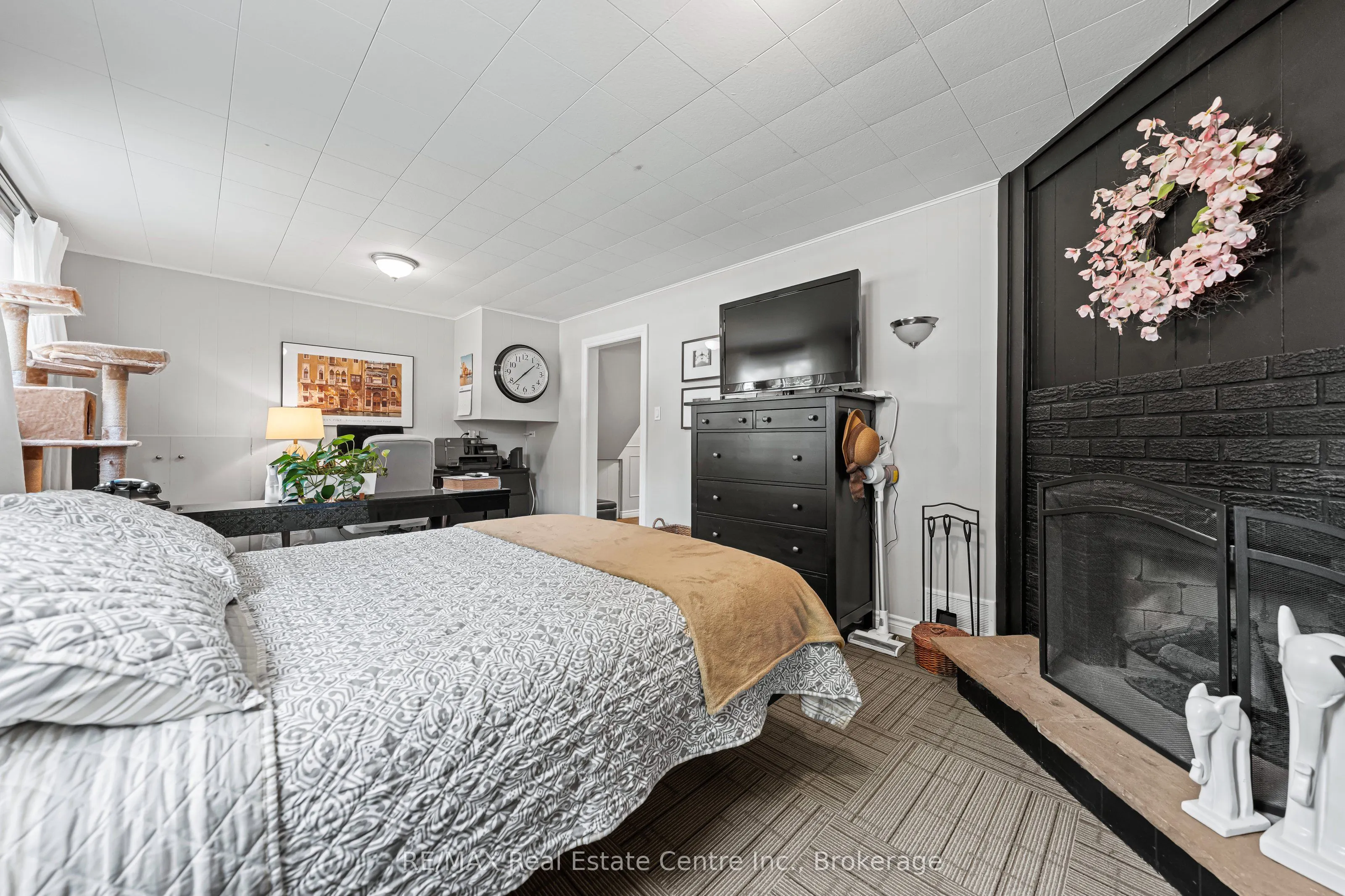 10 Inlet Avenue