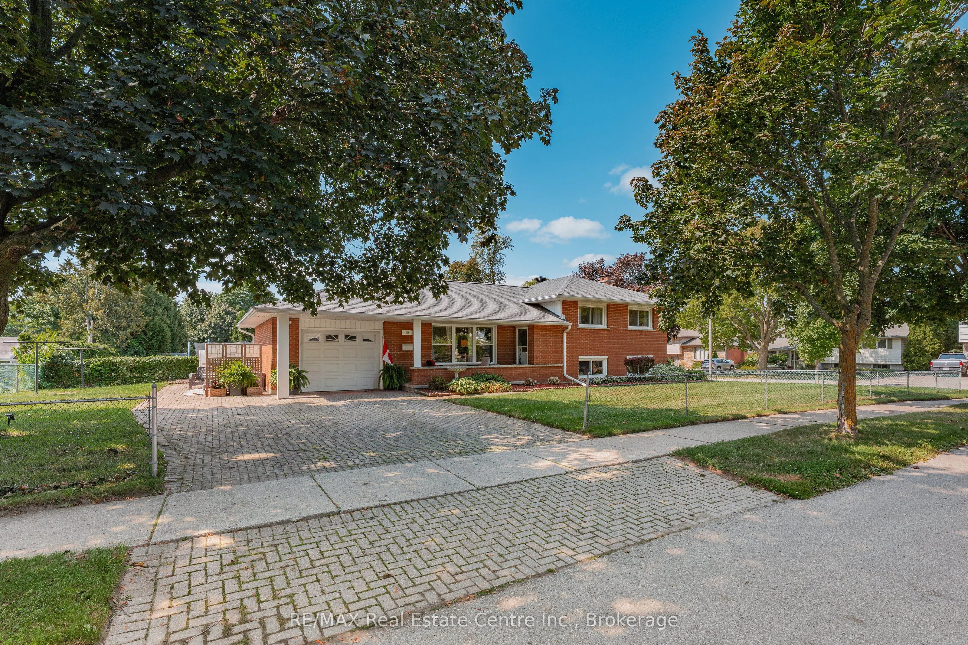 10 Inlet Avenue