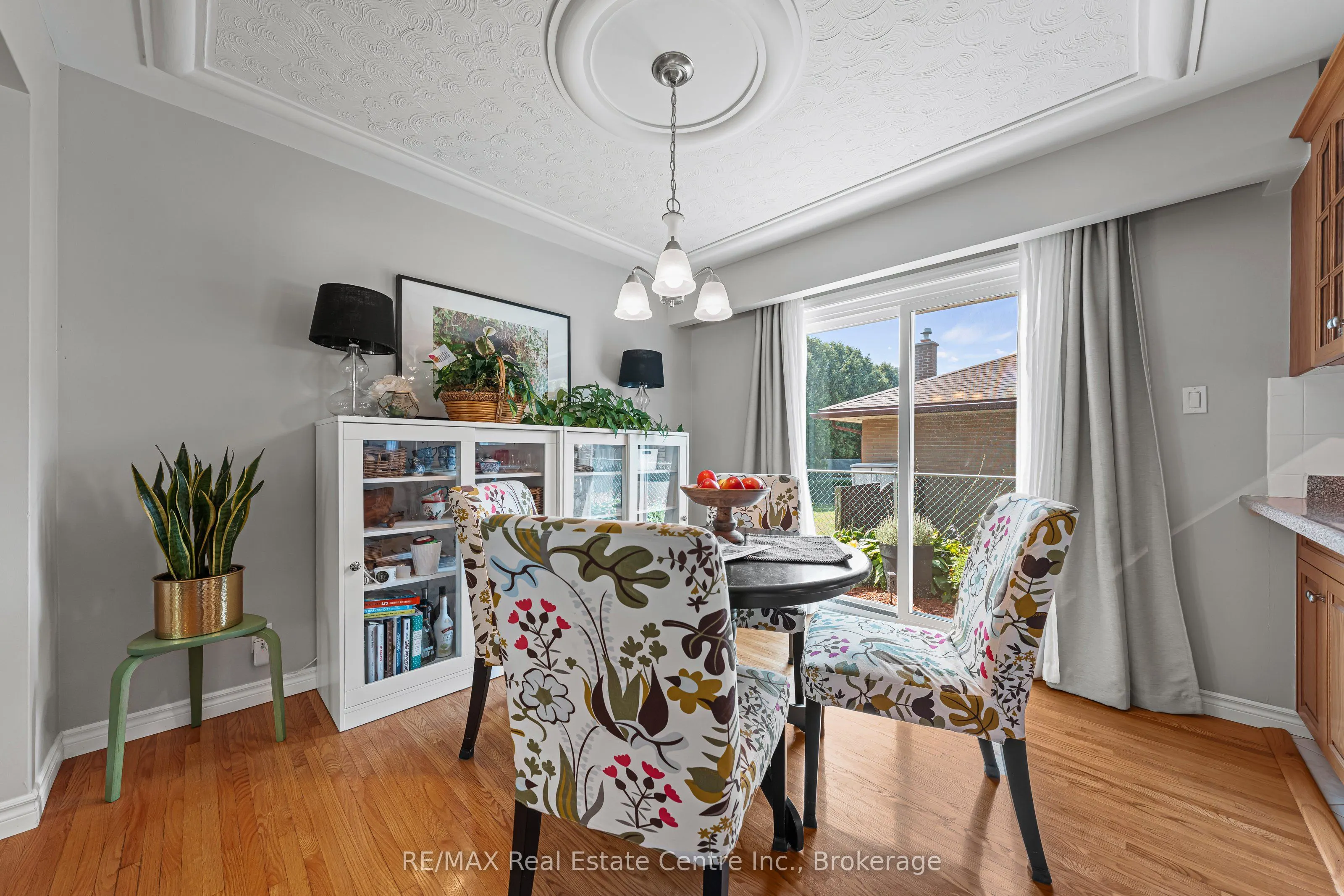 10 Inlet Avenue