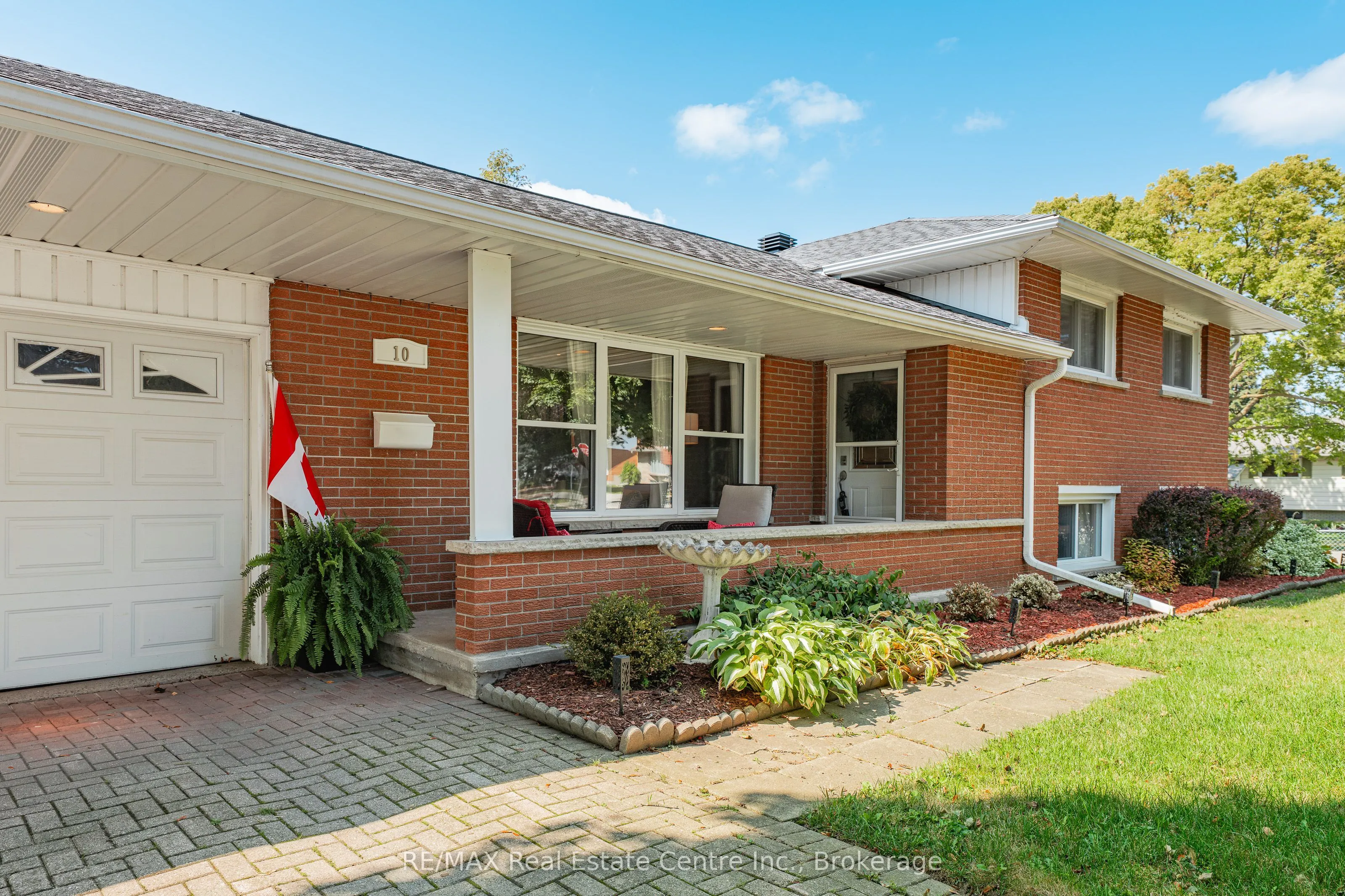 10 Inlet Avenue