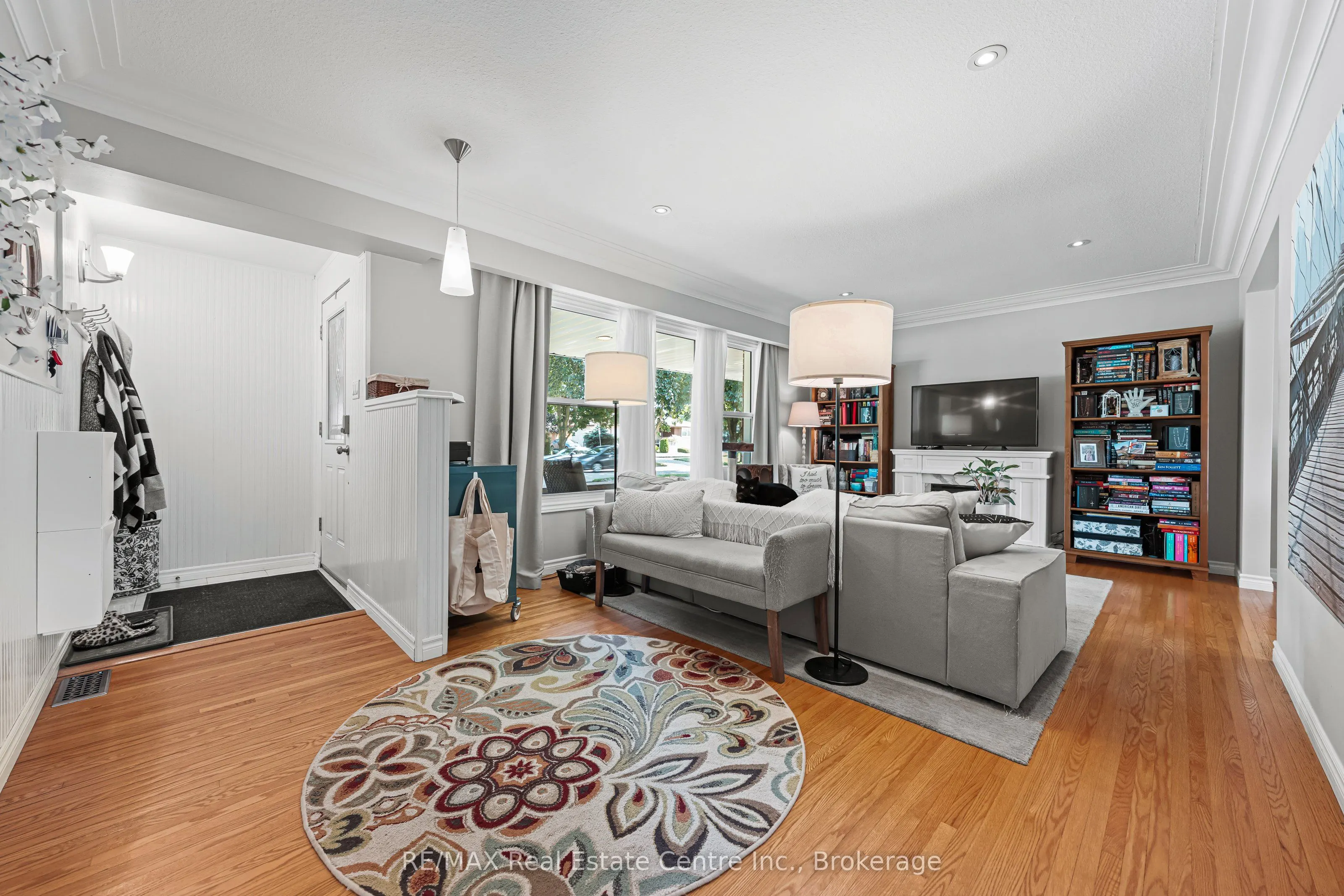 10 Inlet Avenue