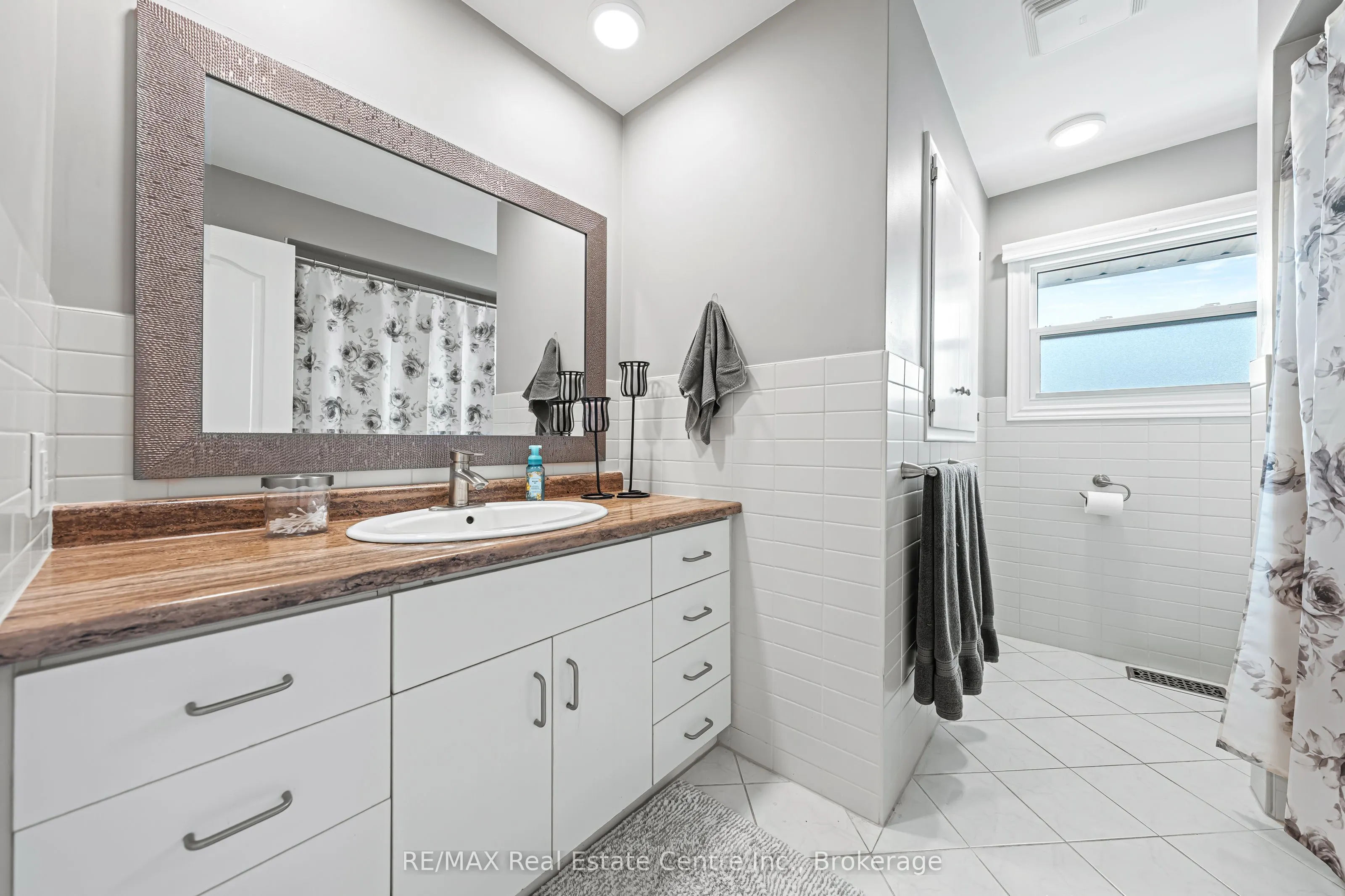 10 Inlet Avenue