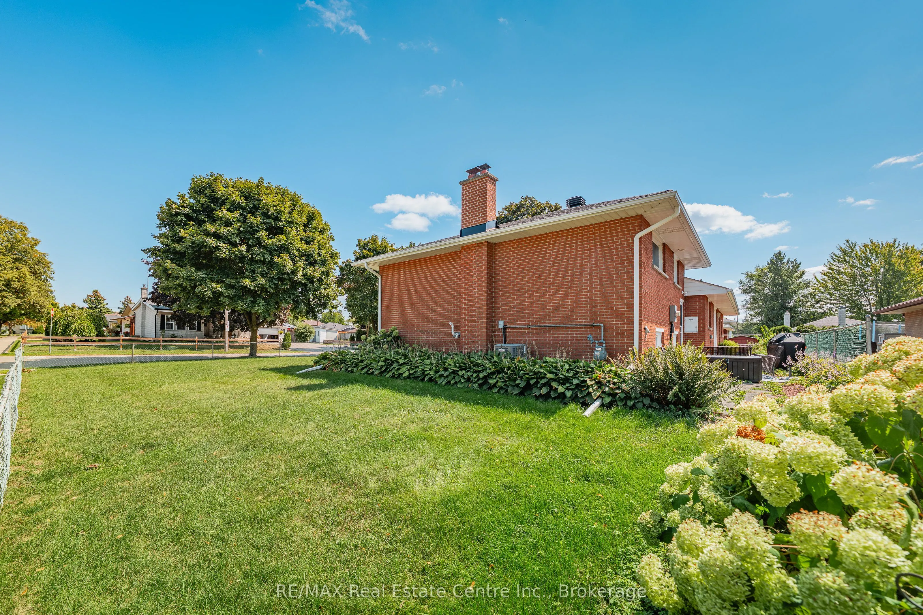 10 Inlet Avenue