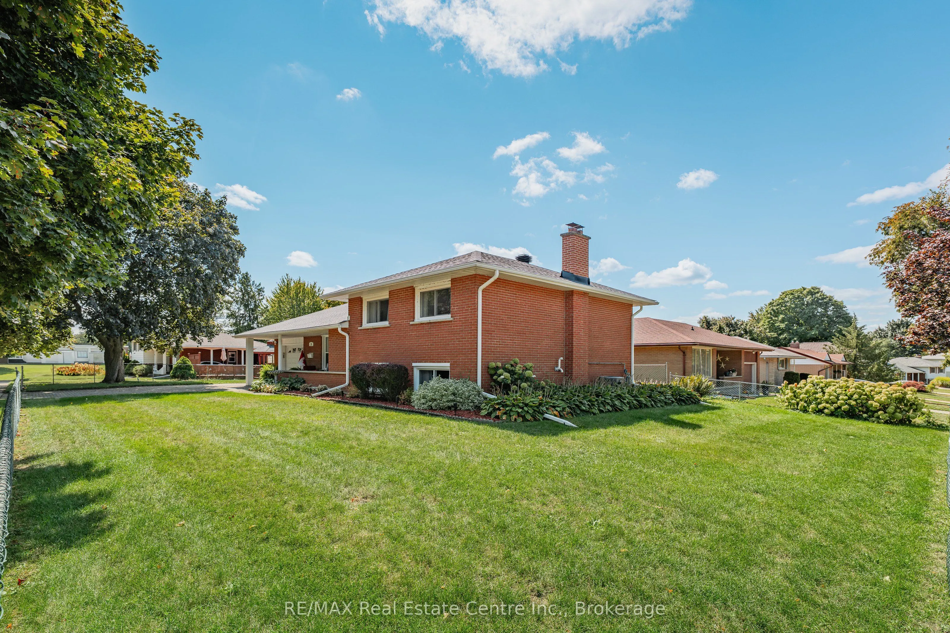 10 Inlet Avenue