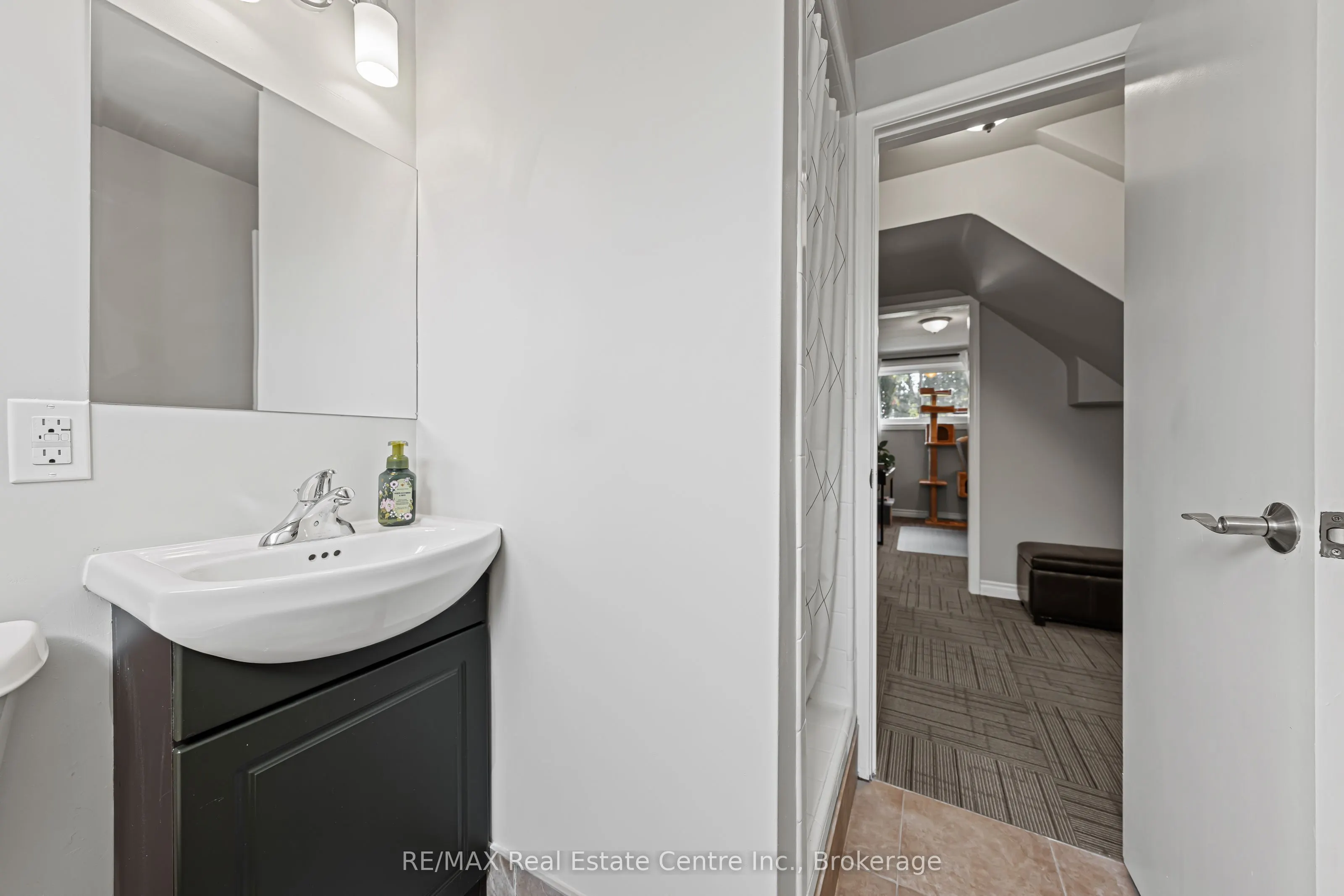 10 Inlet Avenue