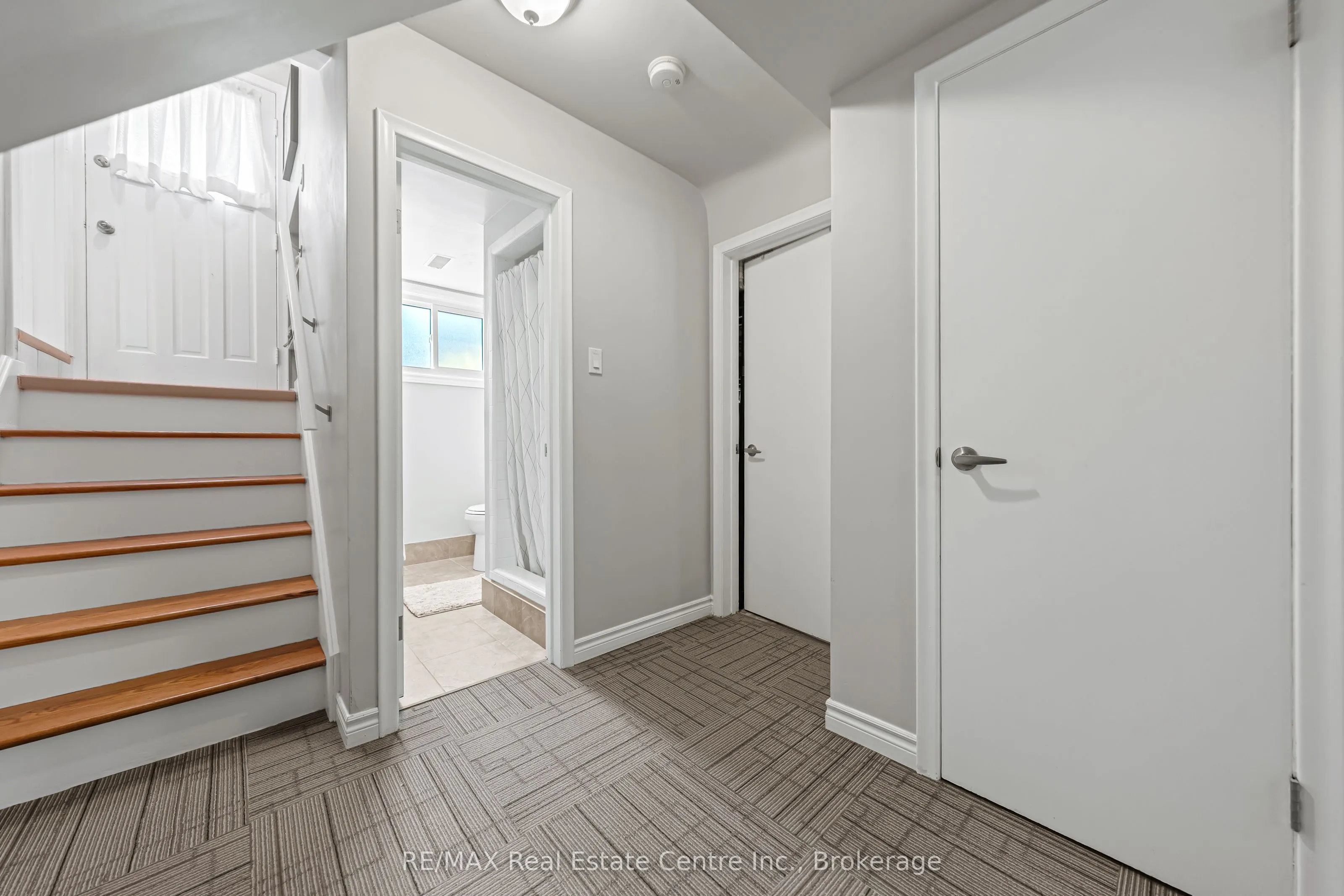 10 Inlet Avenue