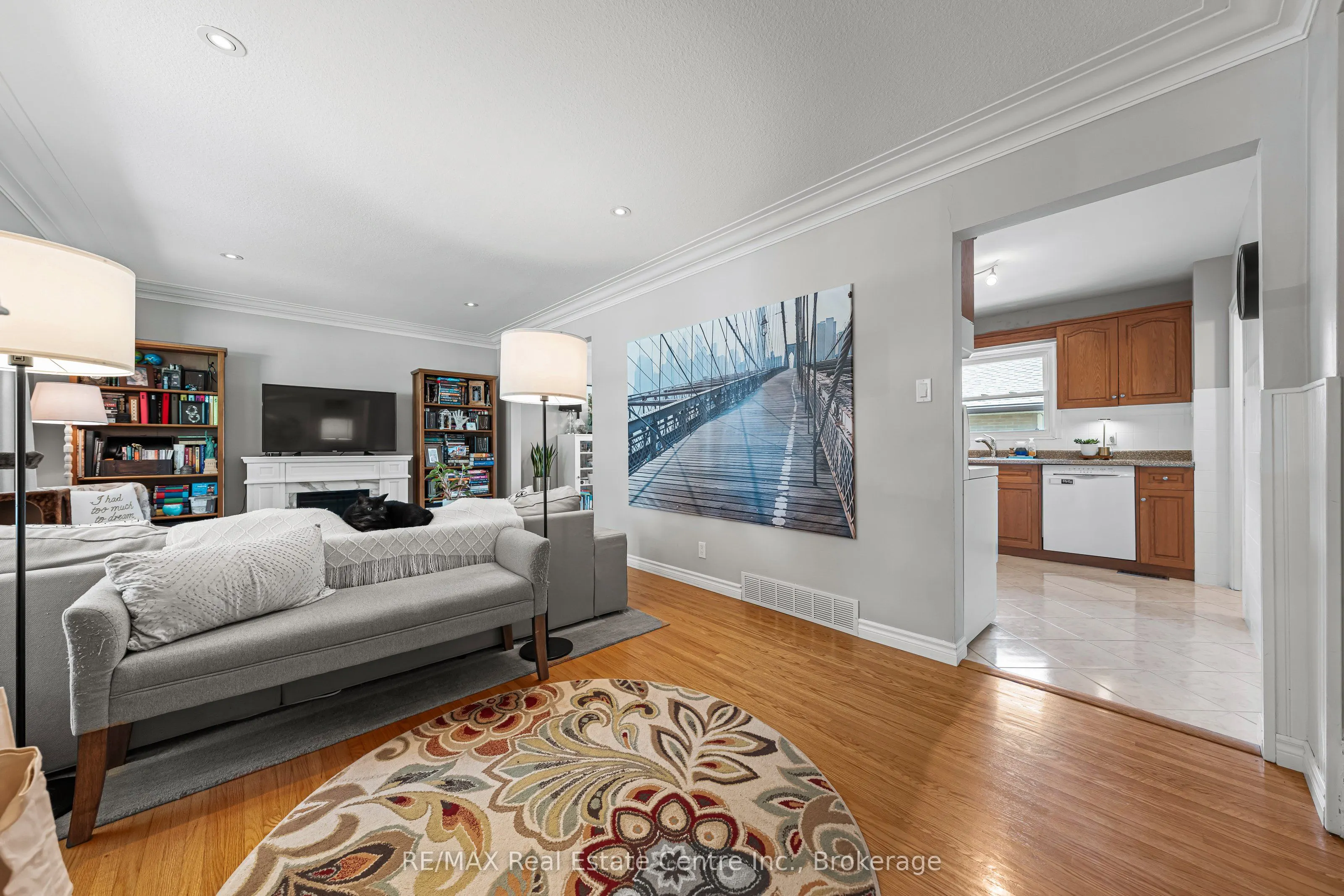 10 Inlet Avenue