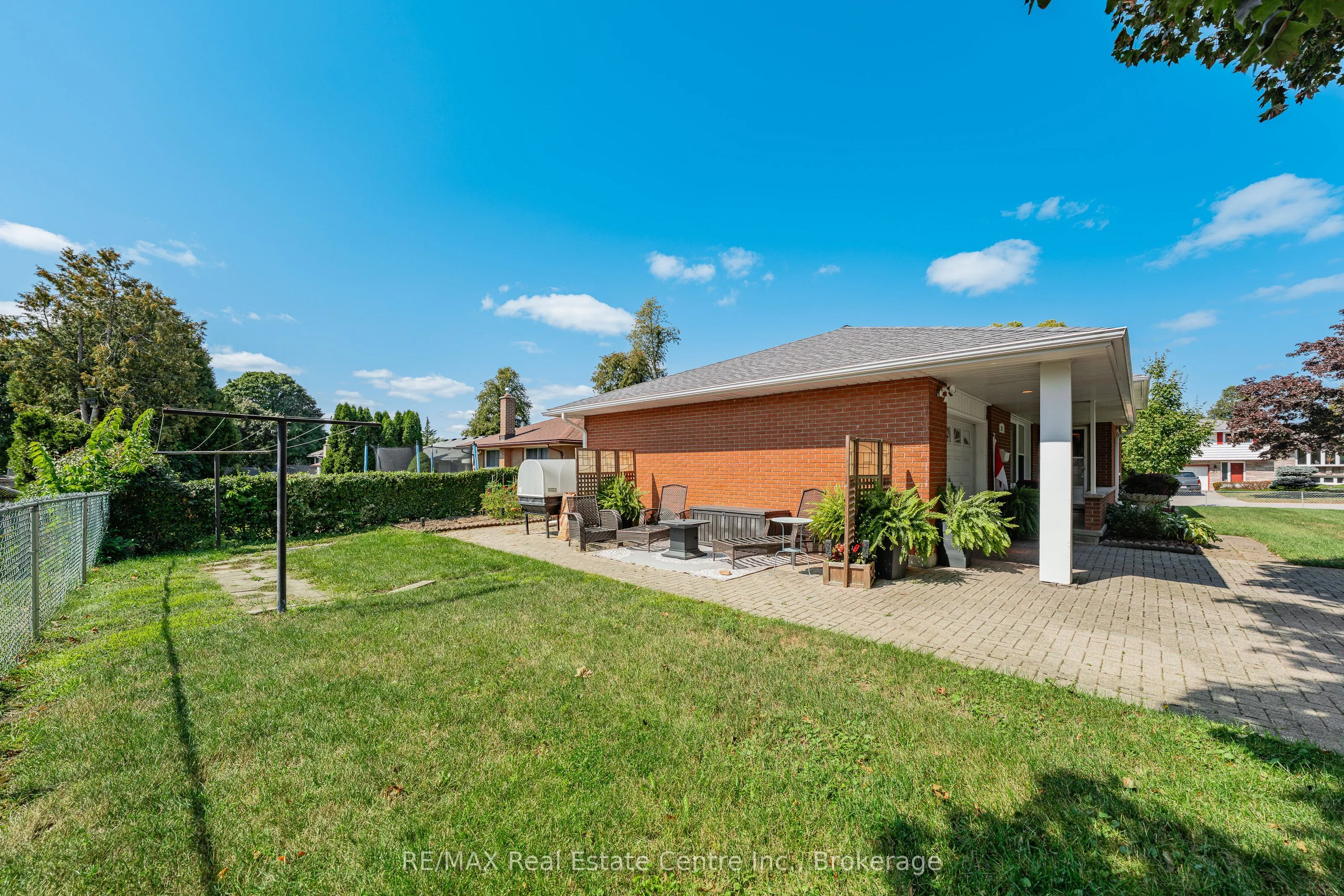 10 Inlet Avenue