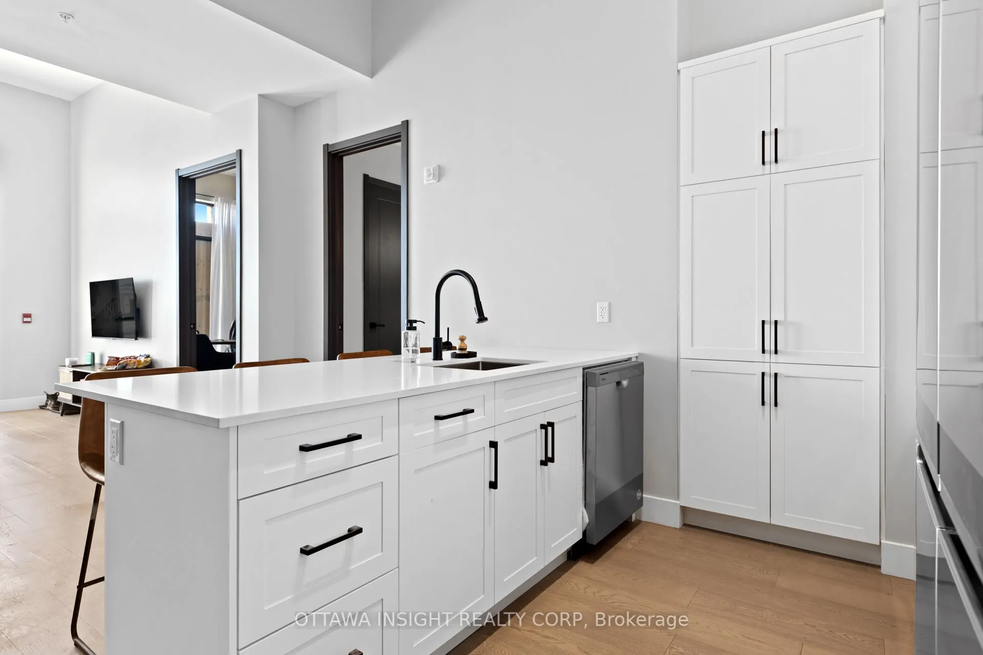 180 Kanata Avenue, #2E