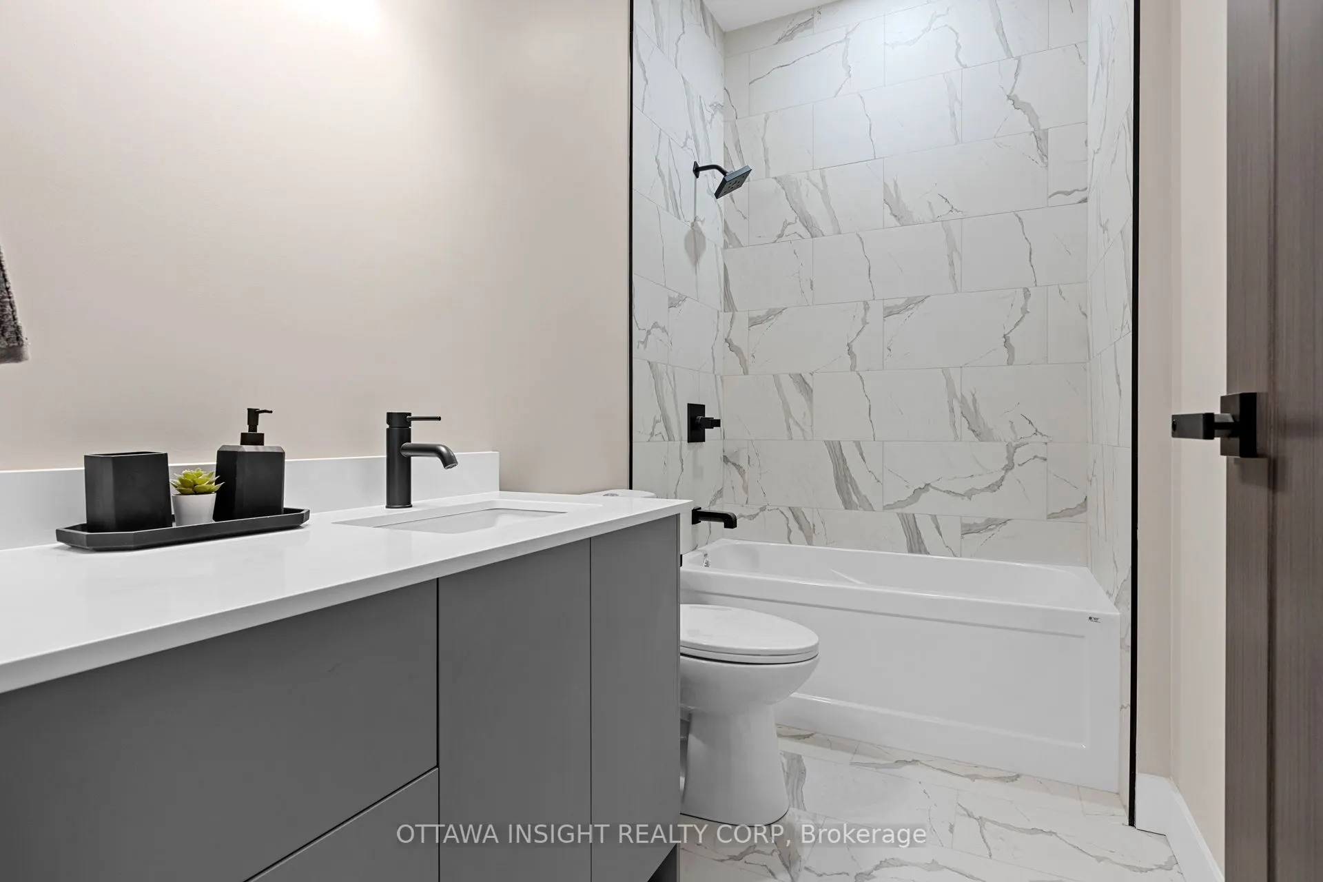 180 Kanata Avenue, #2E