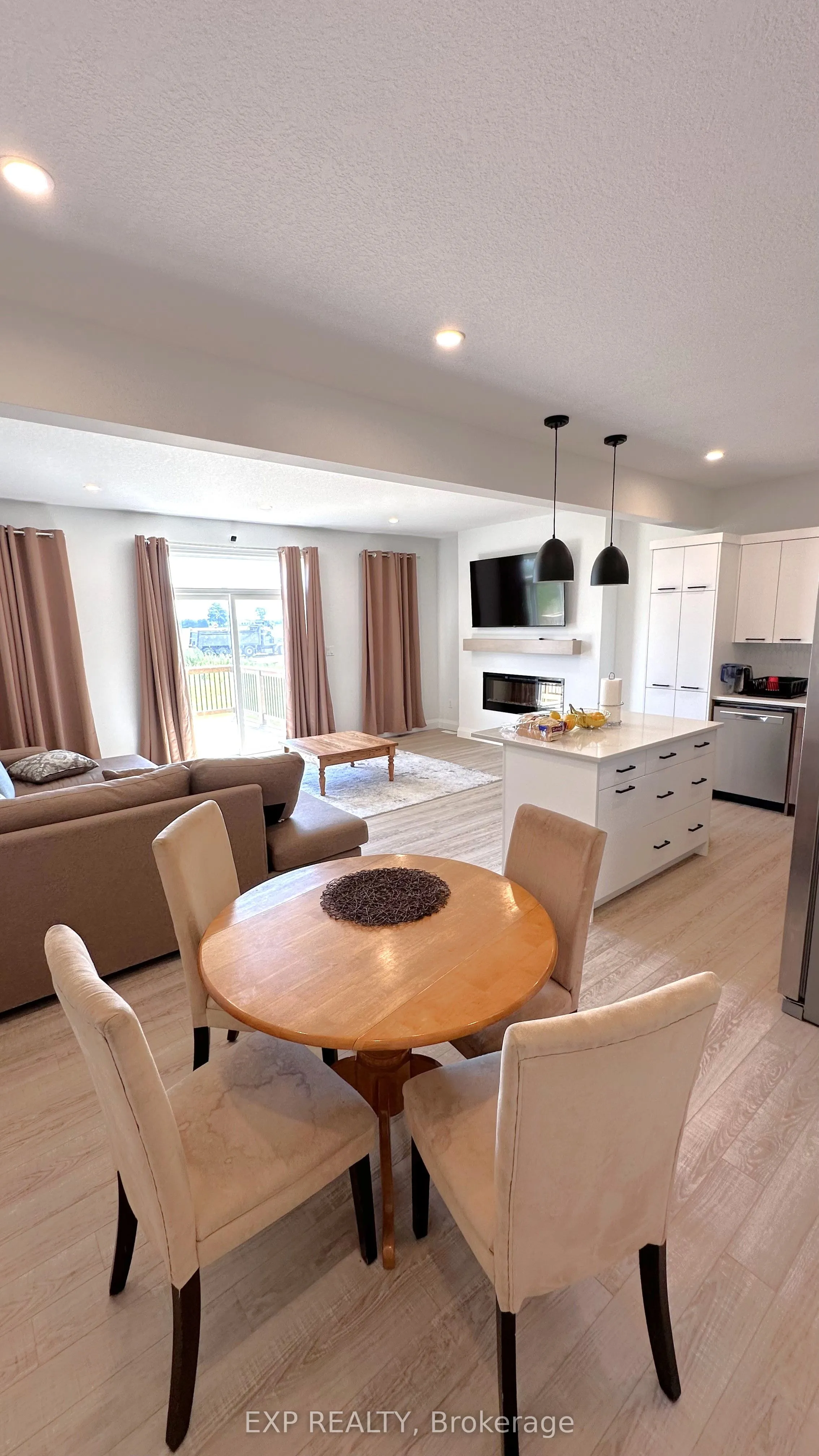 271 Renaissance Drive