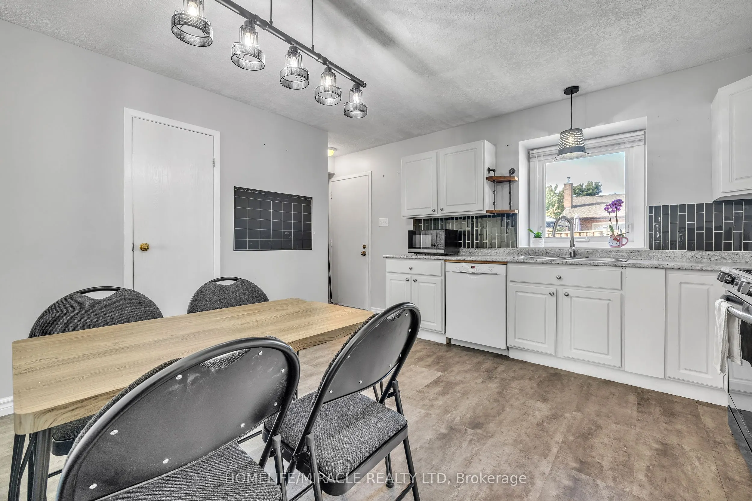 259 LANSDOWNE Avenue, #4