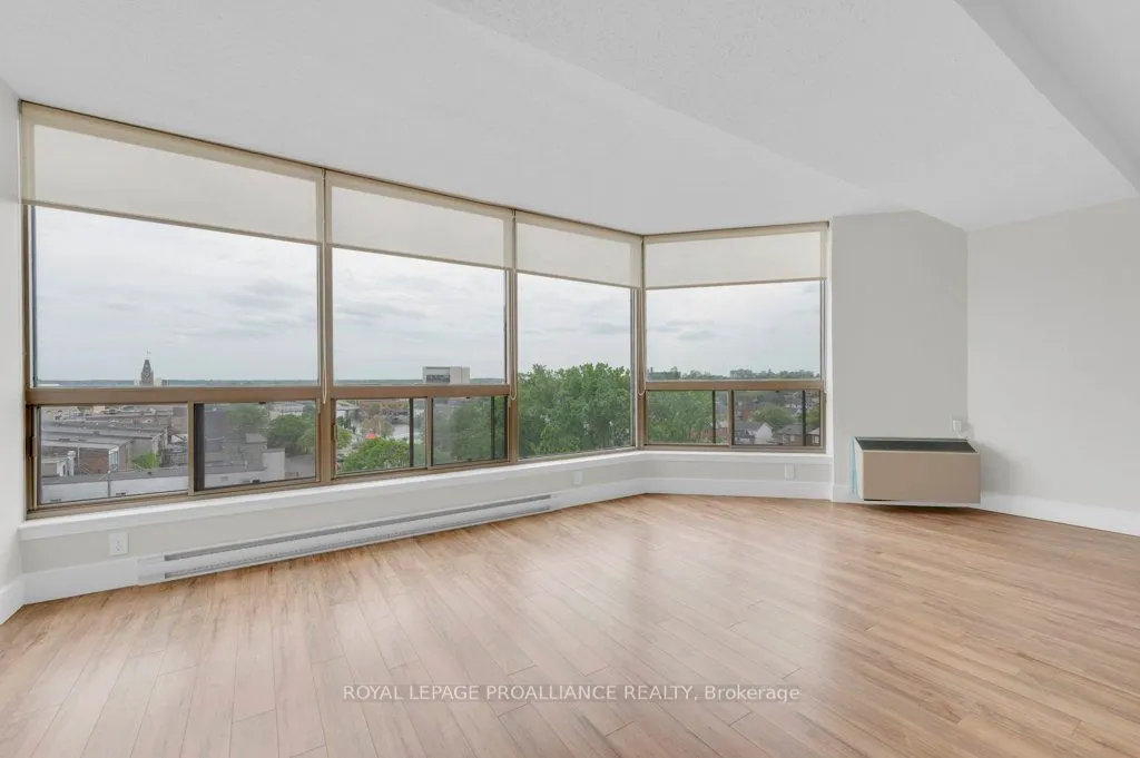 344 Front Street, #906