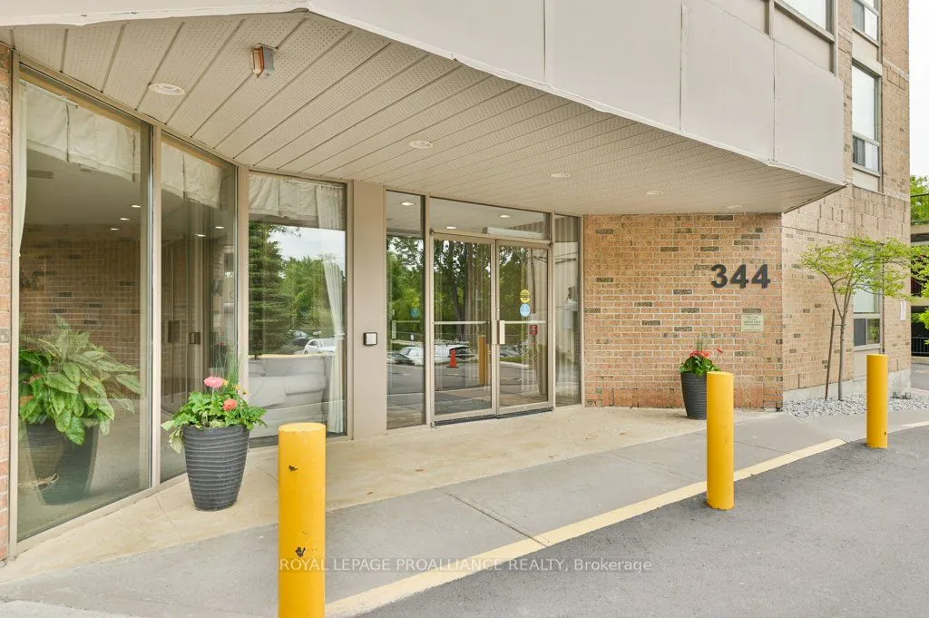 344 Front Street, #906