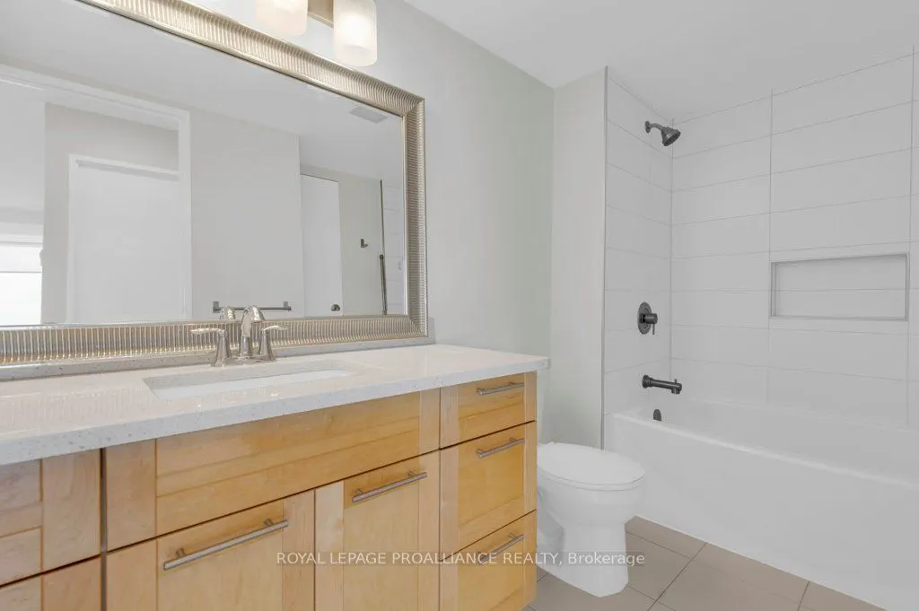 344 Front Street, #906