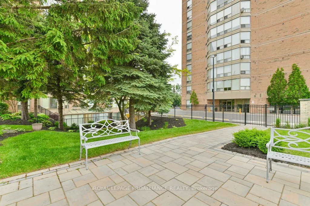 344 Front Street, #906