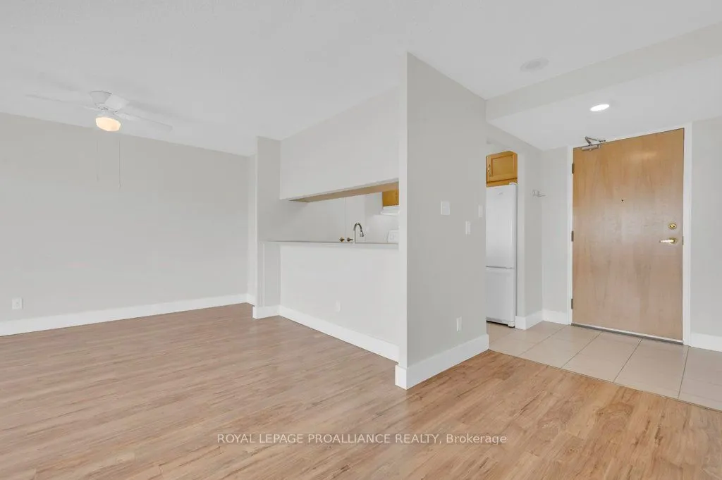 344 Front Street, #906