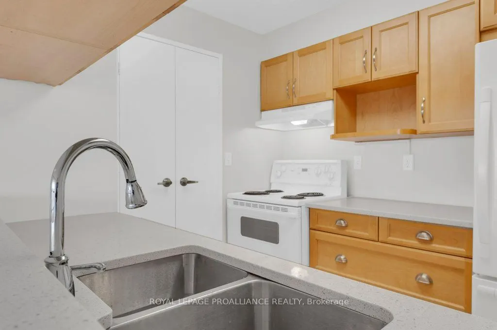 344 Front Street, #906