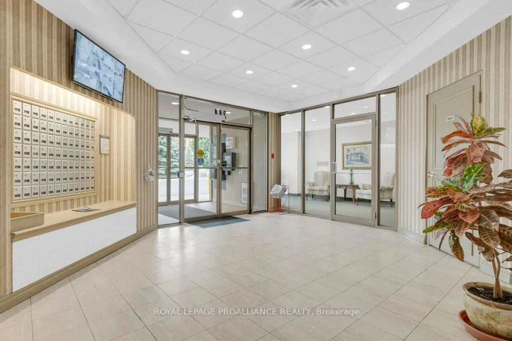 344 Front Street, #906