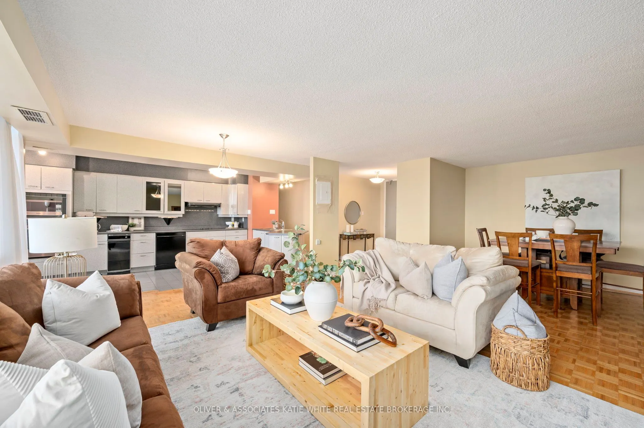 380 King Street, #1507