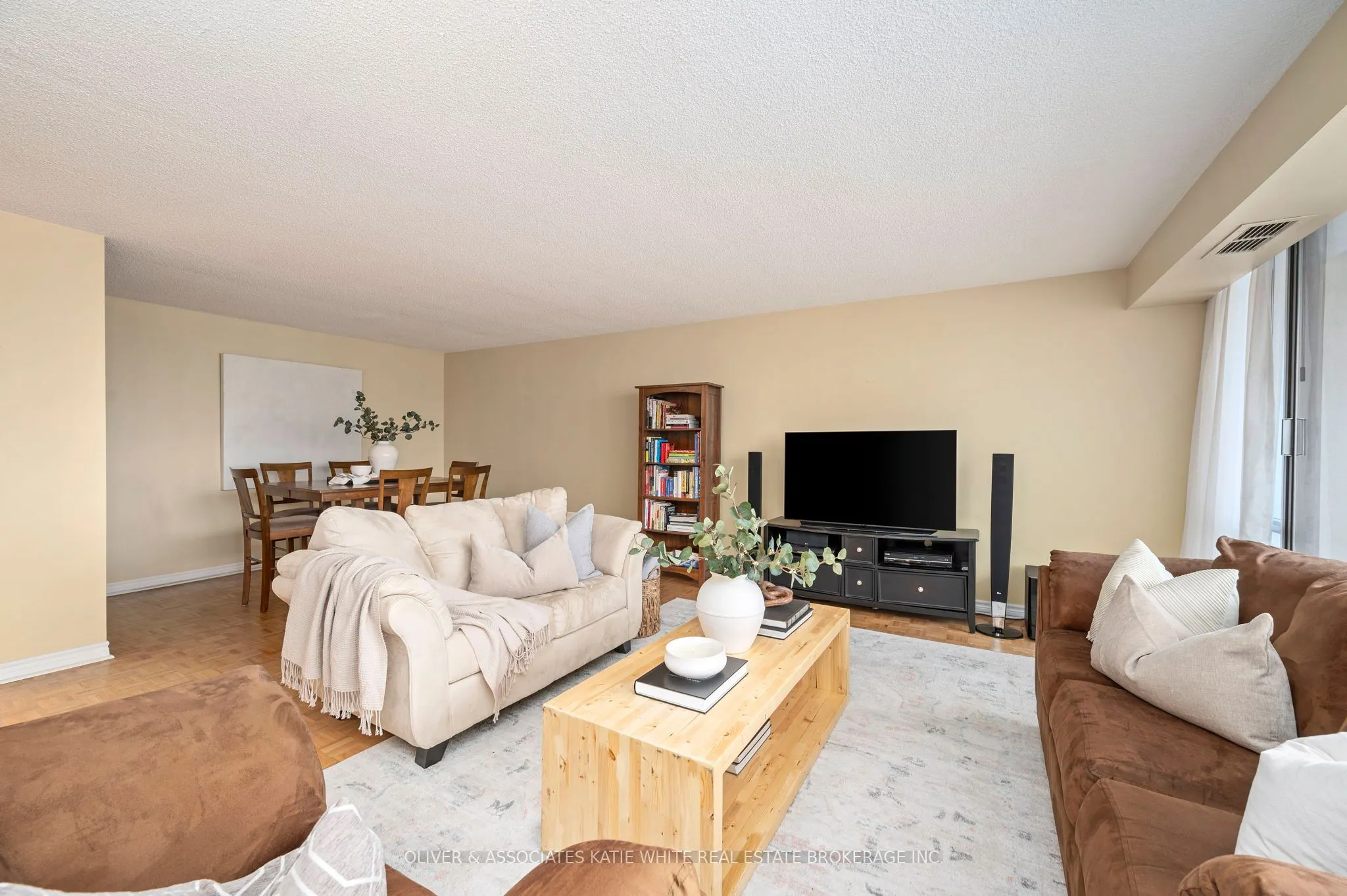 380 King Street, #1507
