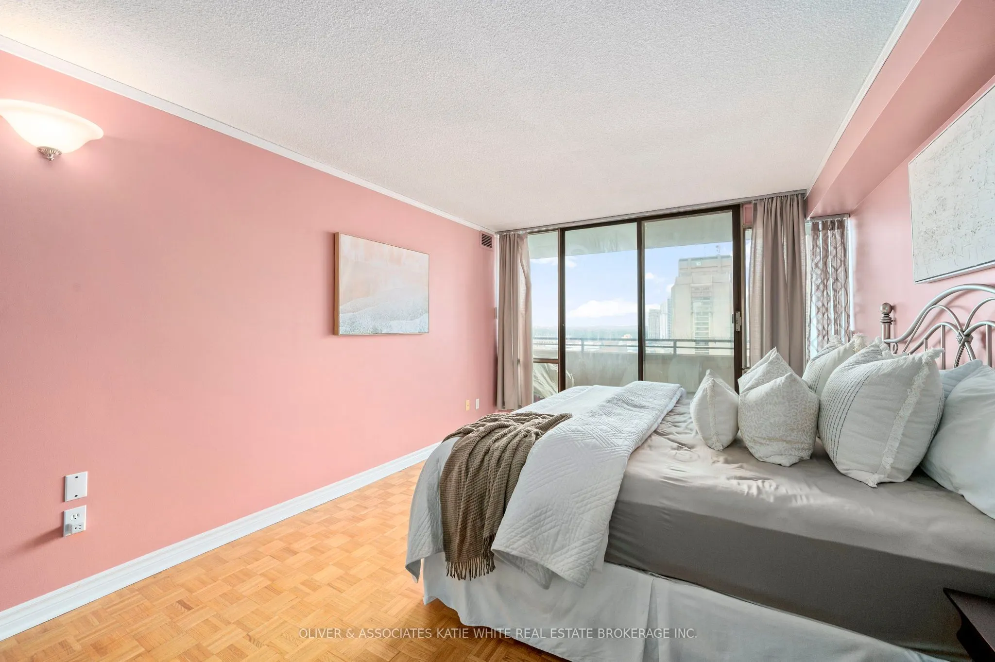 380 King Street, #1507