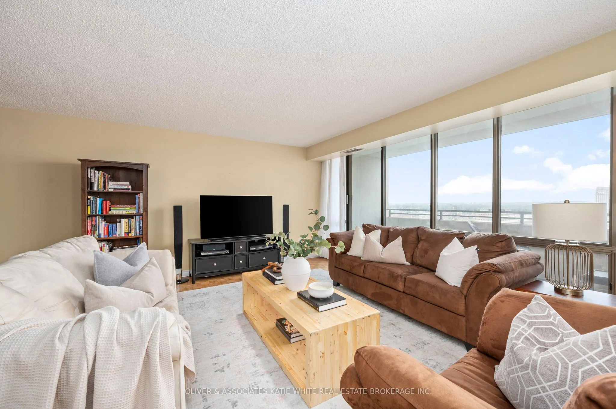 380 King Street, #1507