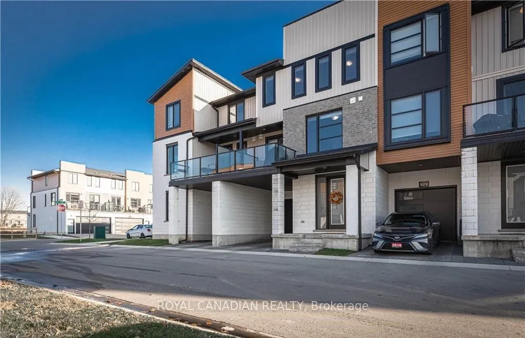 925 Manhattan Way, #152